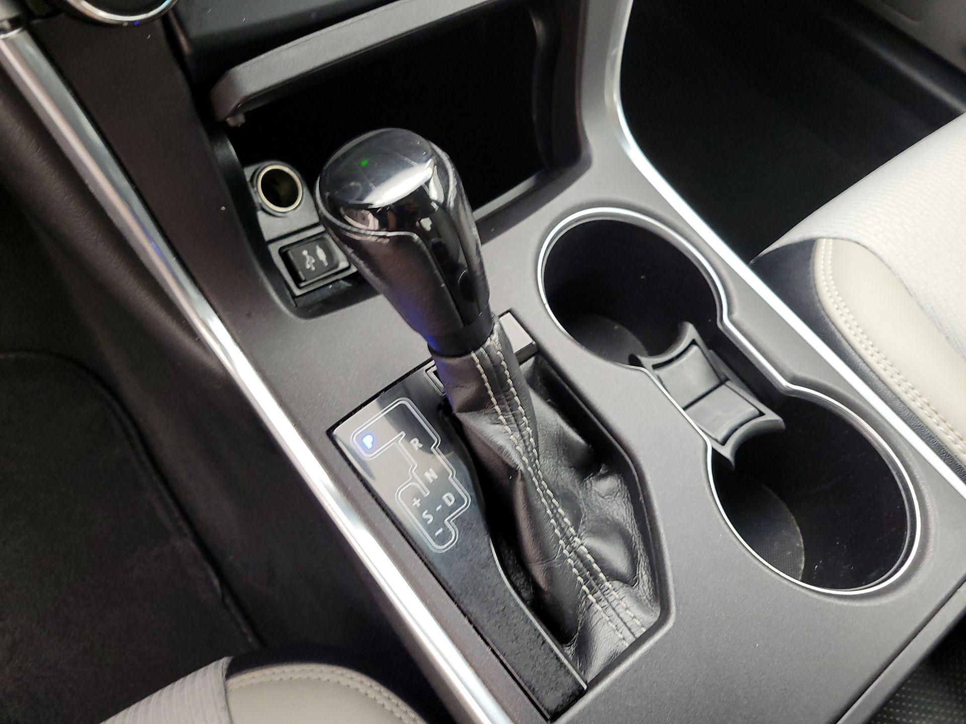 Thumbnail: 2017 Toyota Camry - 17