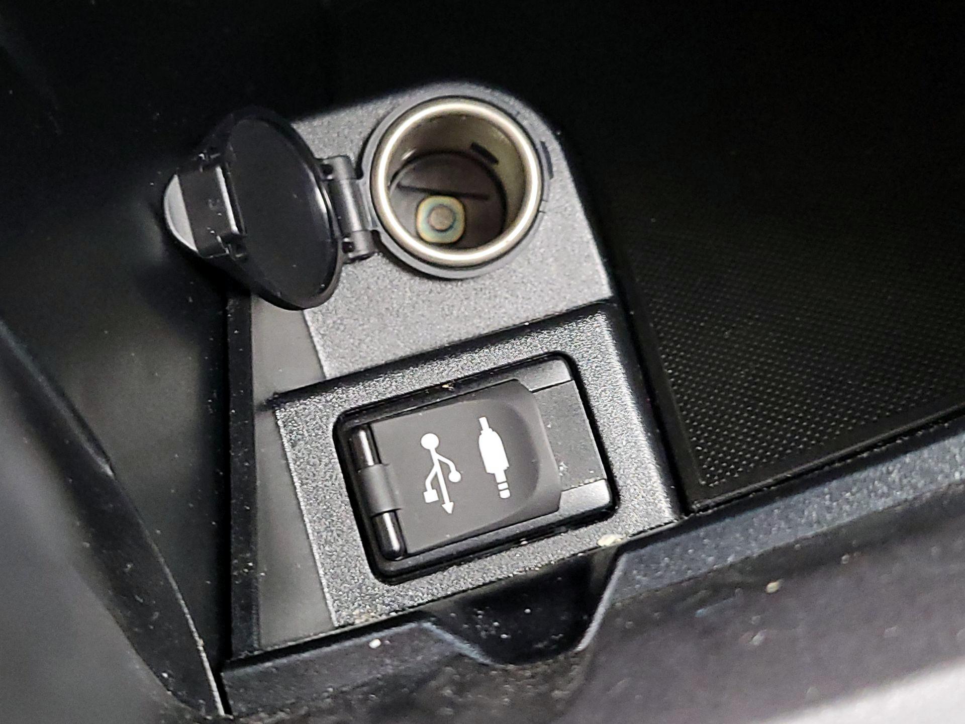 Thumbnail: 2017 Toyota Camry - 18