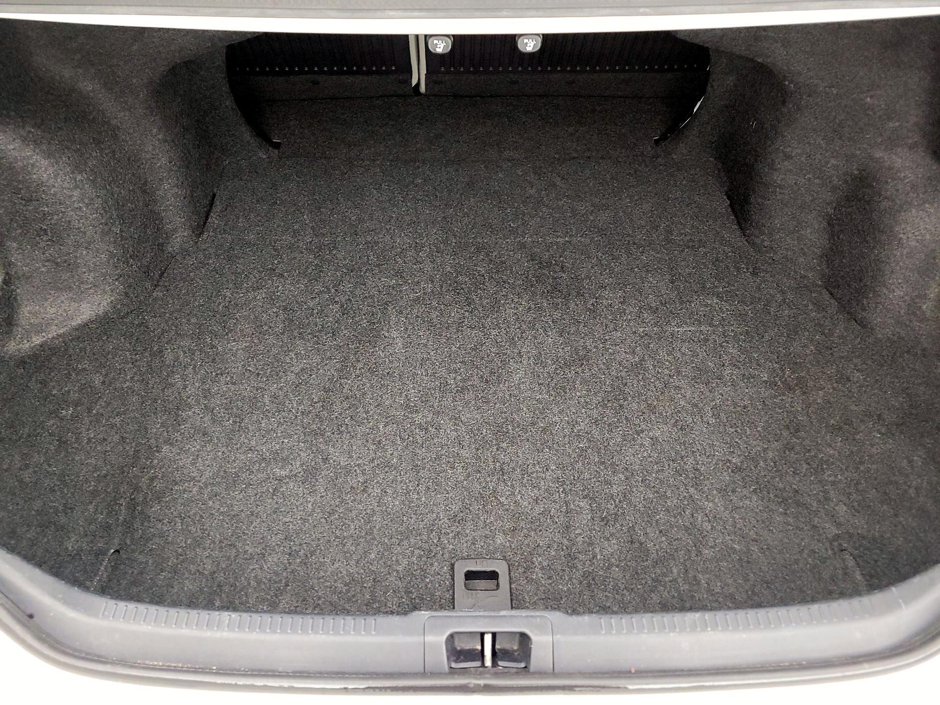 Thumbnail: 2017 Toyota Camry - 20