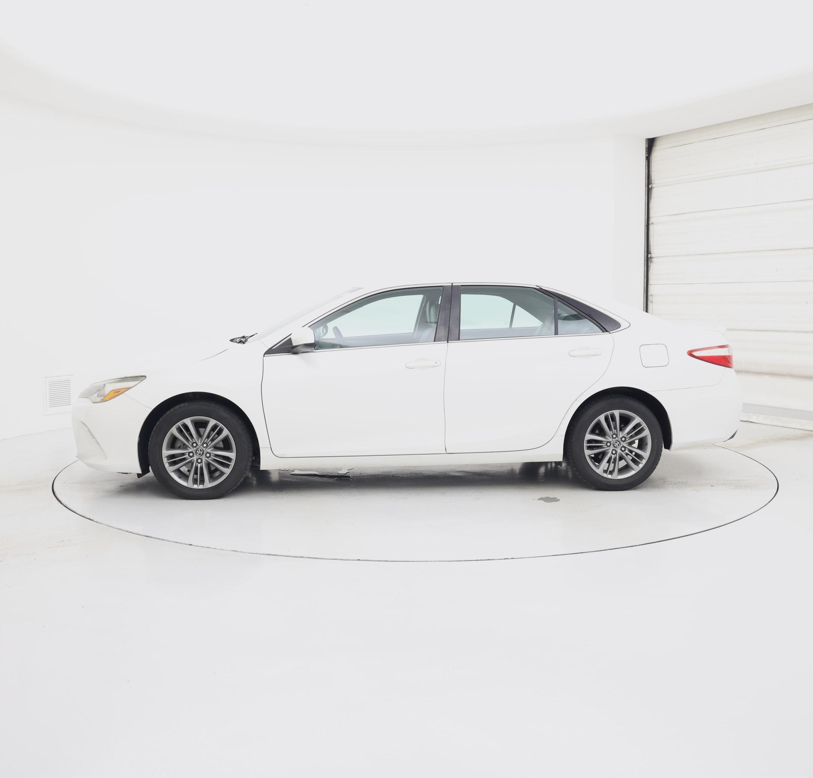 Thumbnail: 2017 Toyota Camry - 3