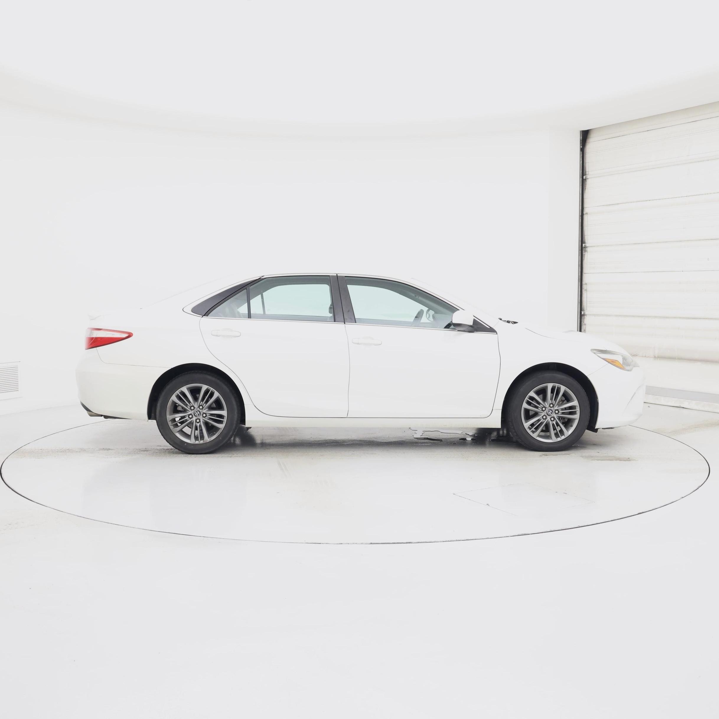 Thumbnail: 2017 Toyota Camry - 7