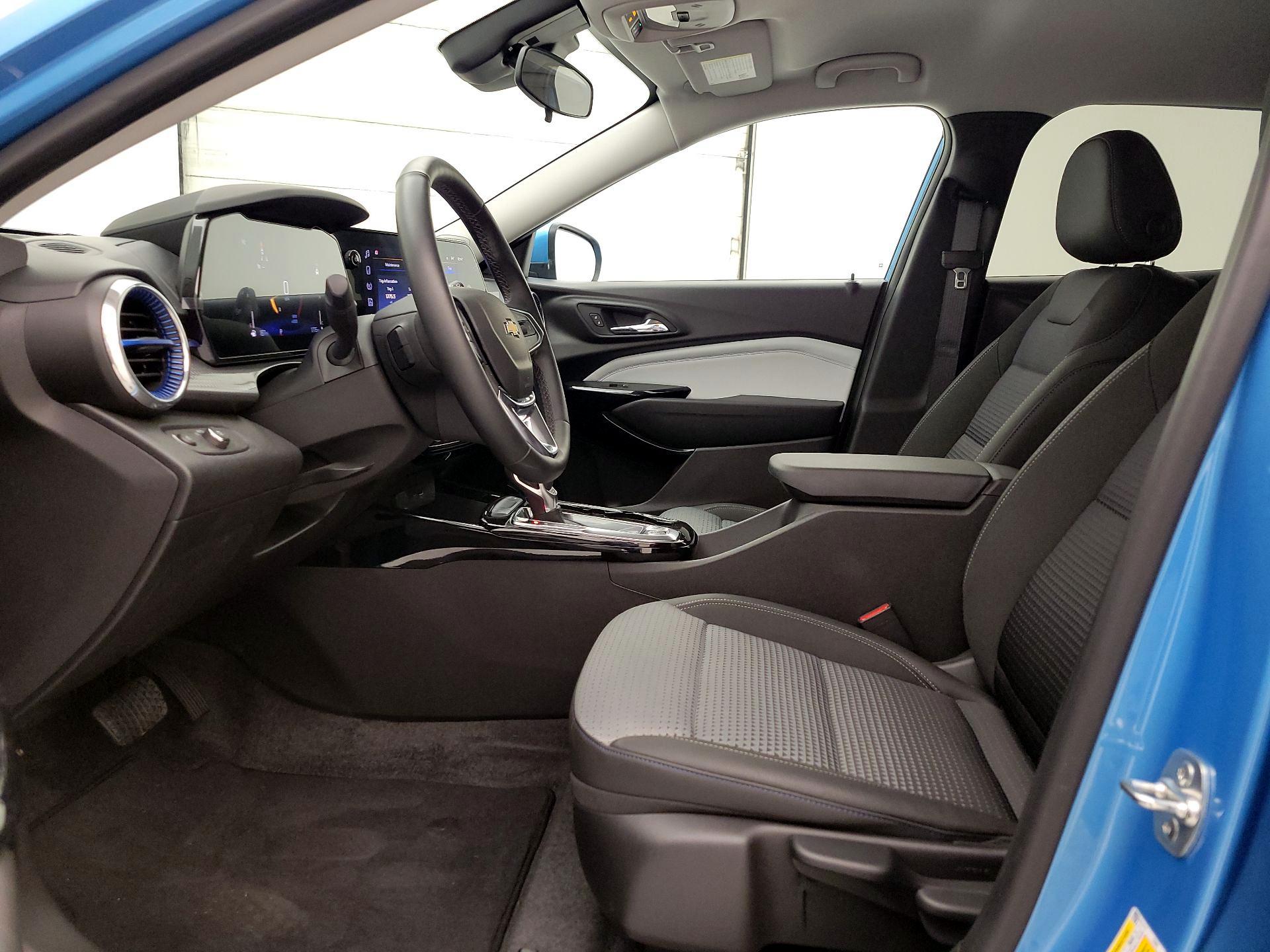 Thumbnail: 2025 Chevrolet Trax - 11