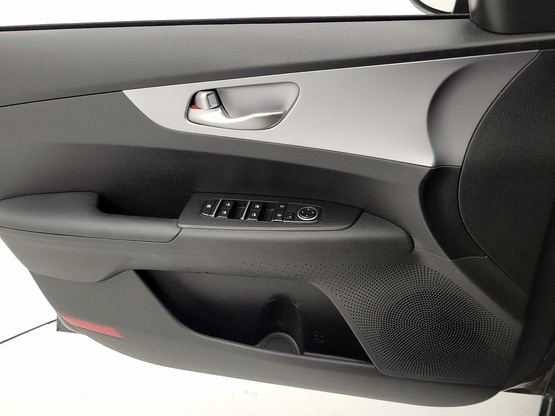 Thumbnail: 2023 Kia Forte - 12