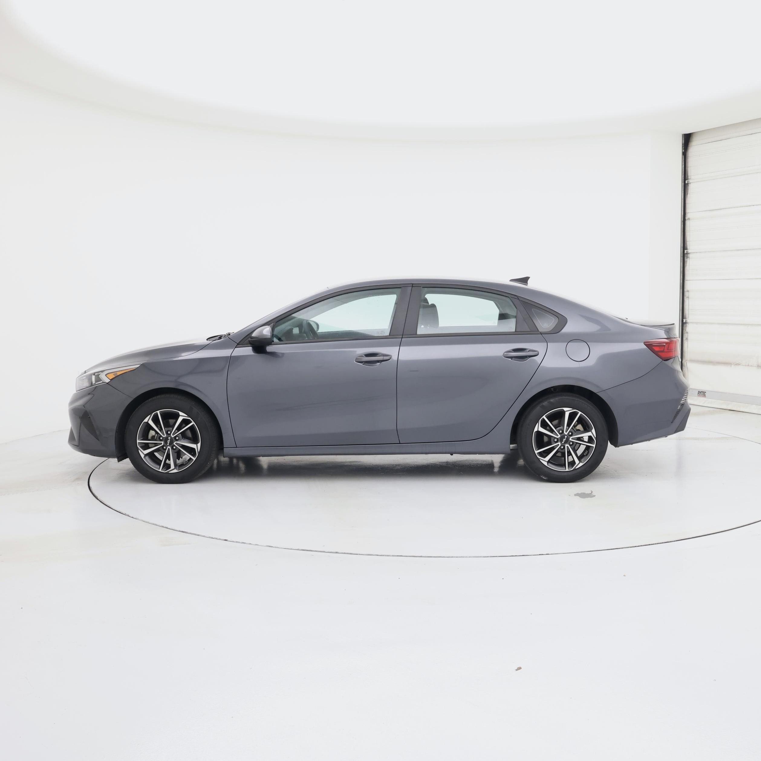 Thumbnail: 2023 Kia Forte - 3