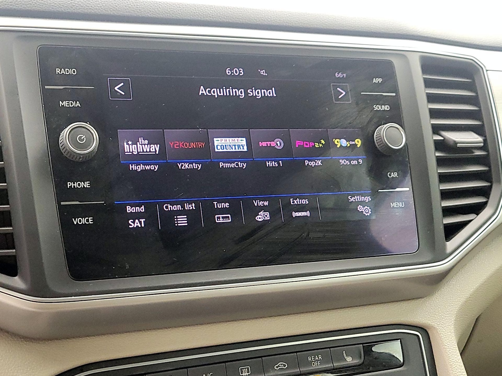 2018 Volkswagen Atlas SE - Photo 16