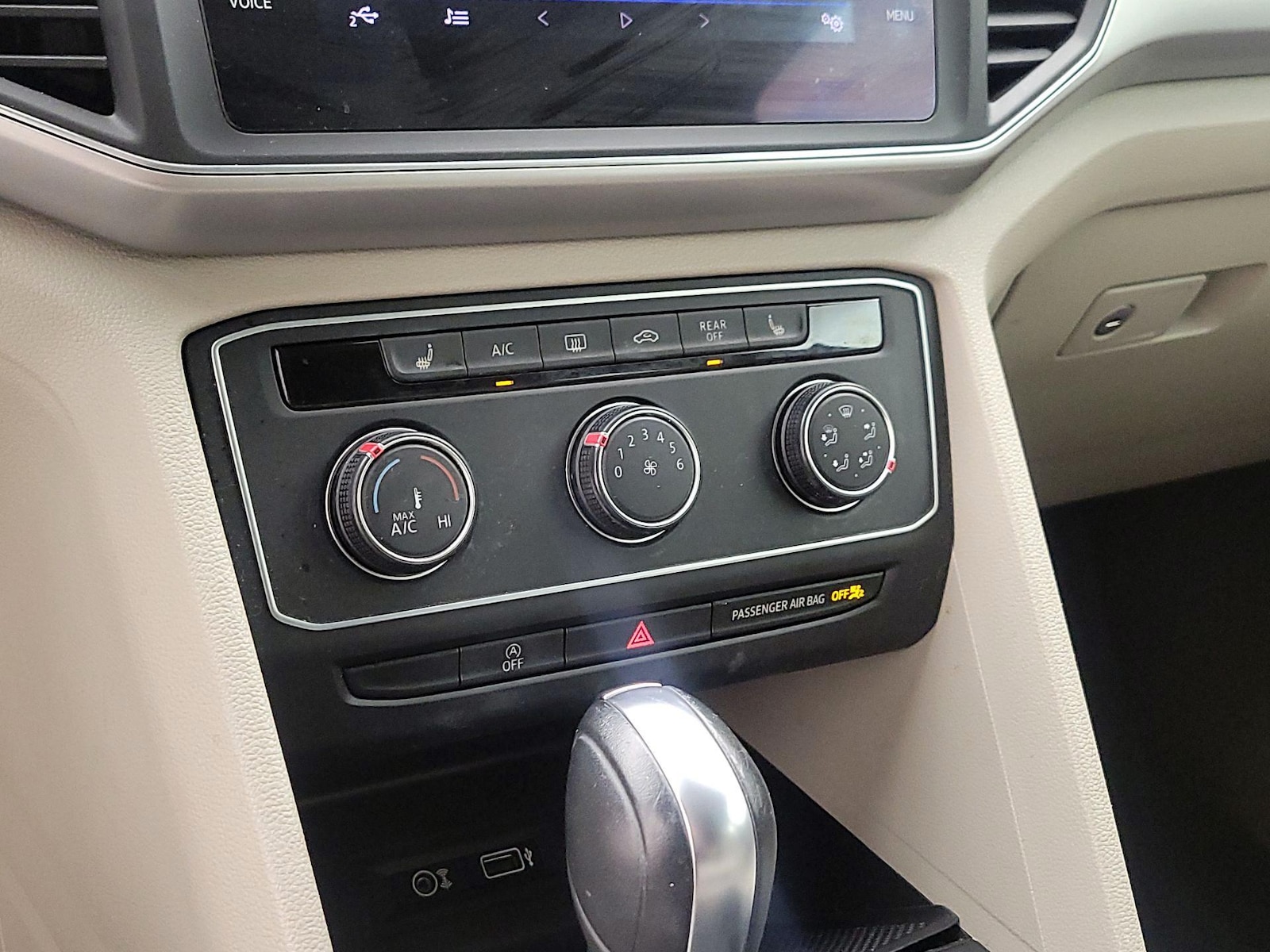 2018 Volkswagen Atlas SE - Photo 17