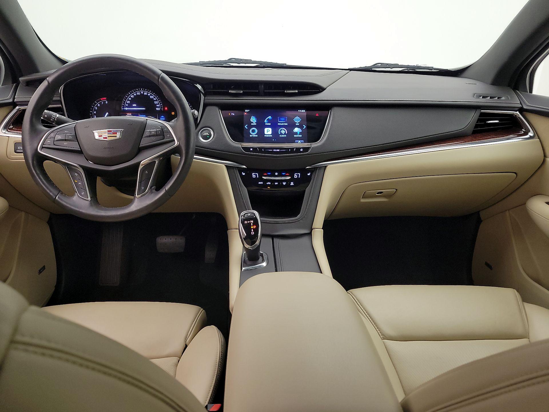 Thumbnail: 2017 Cadillac XT5 - 9