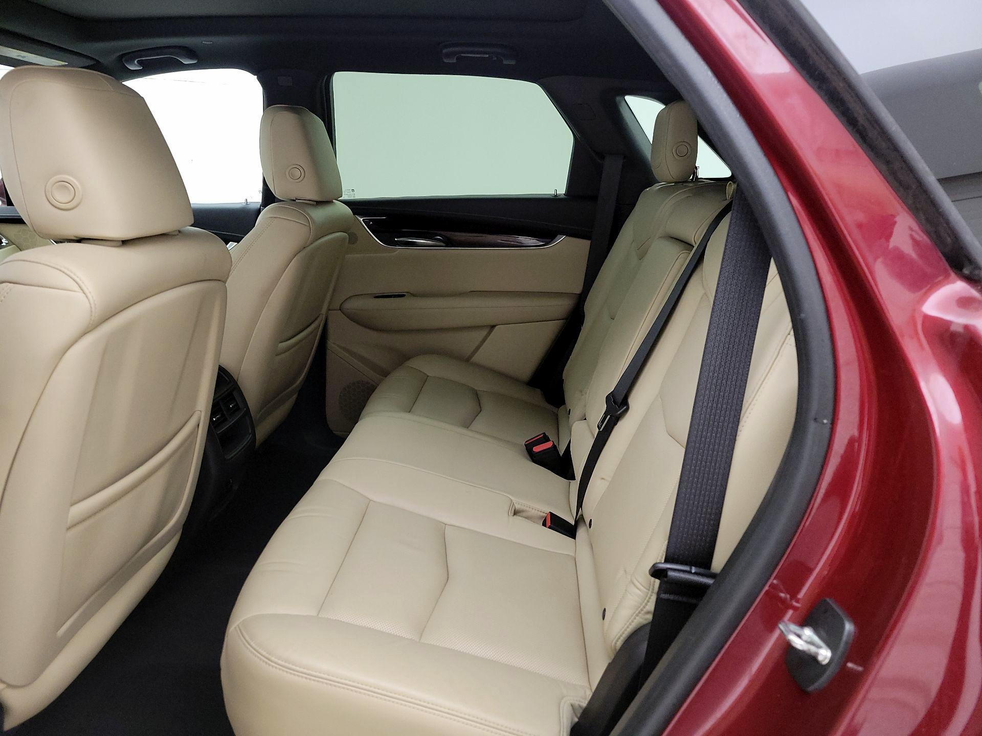 Thumbnail: 2017 Cadillac XT5 - 19