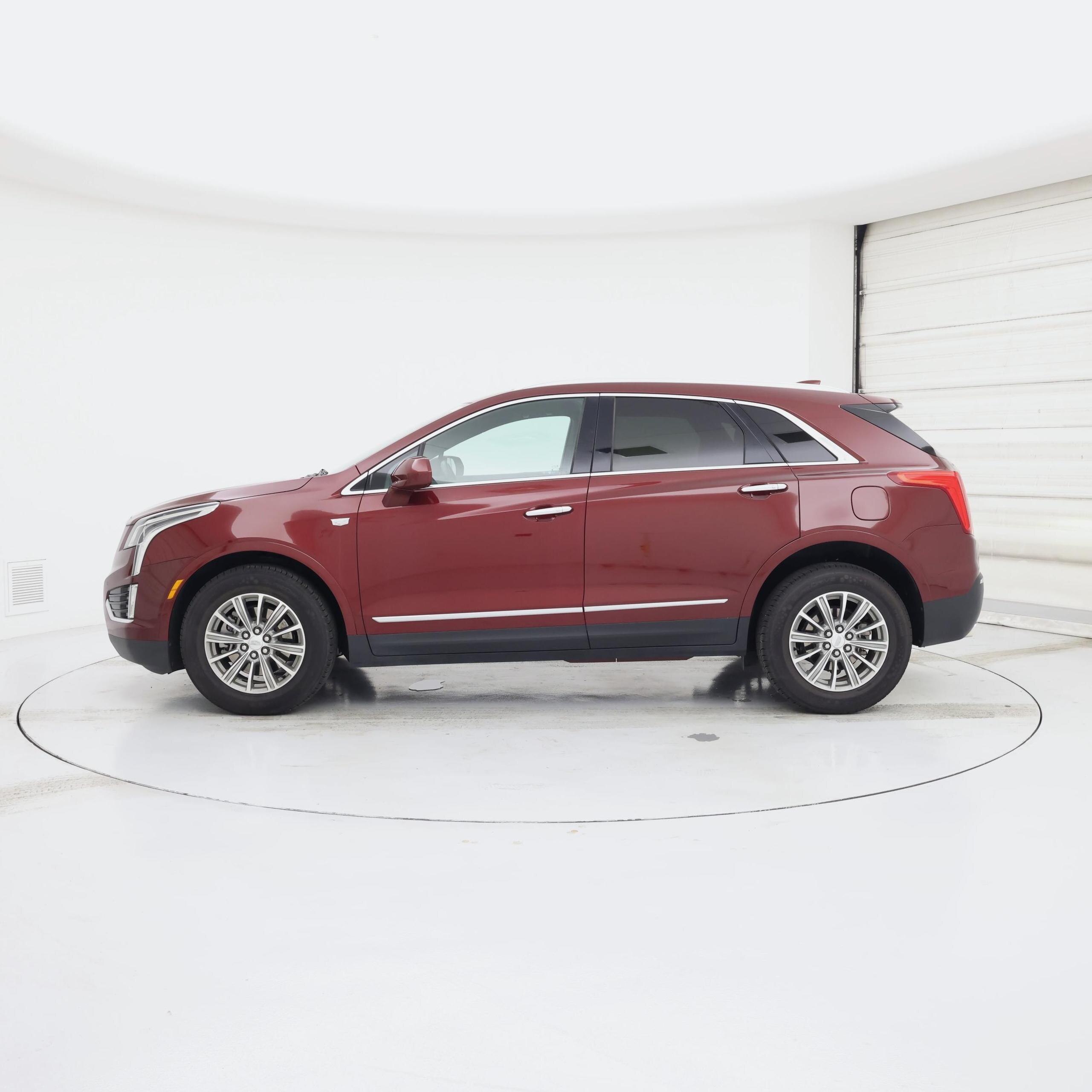 Thumbnail: 2017 Cadillac XT5 - 3