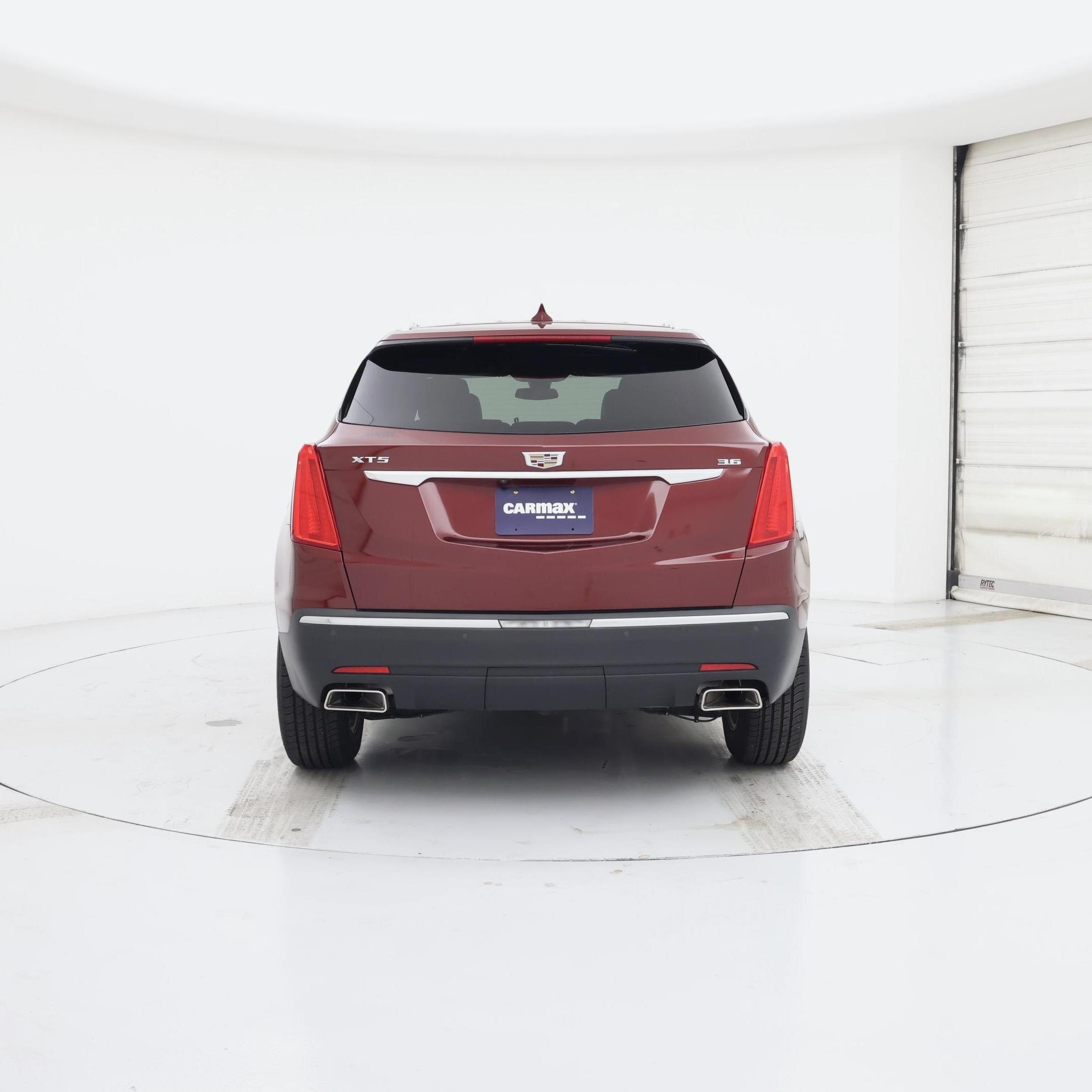 Thumbnail: 2017 Cadillac XT5 - 6