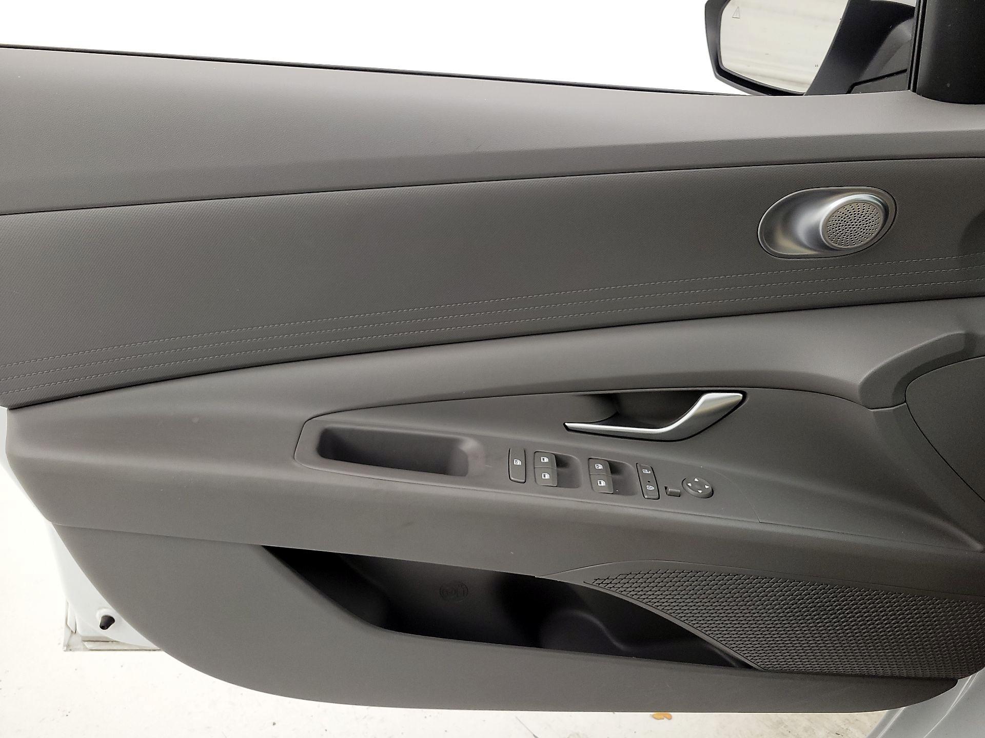 Thumbnail: 2021 Hyundai Elantra - 12