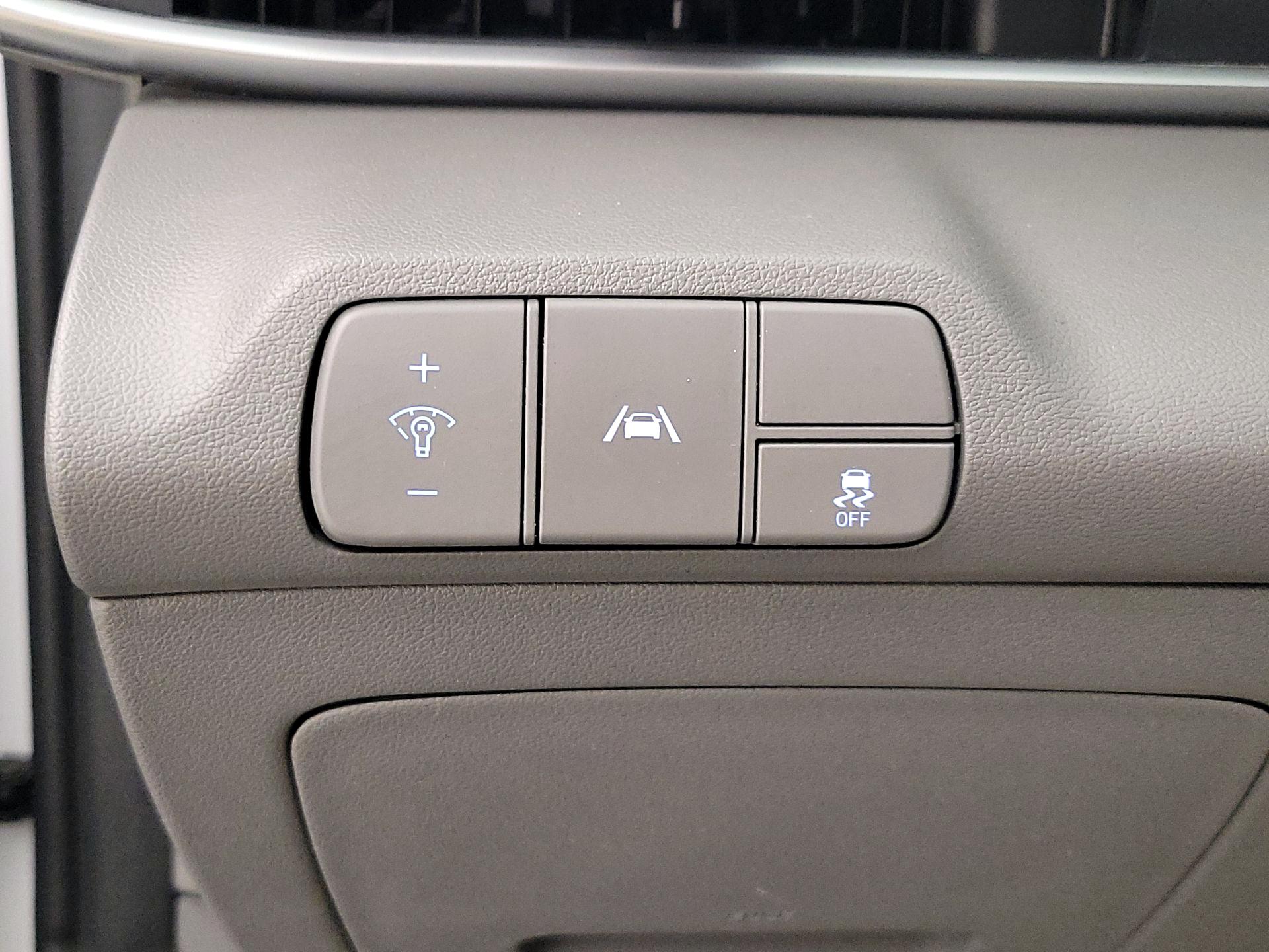 Thumbnail: 2021 Hyundai Elantra - 13