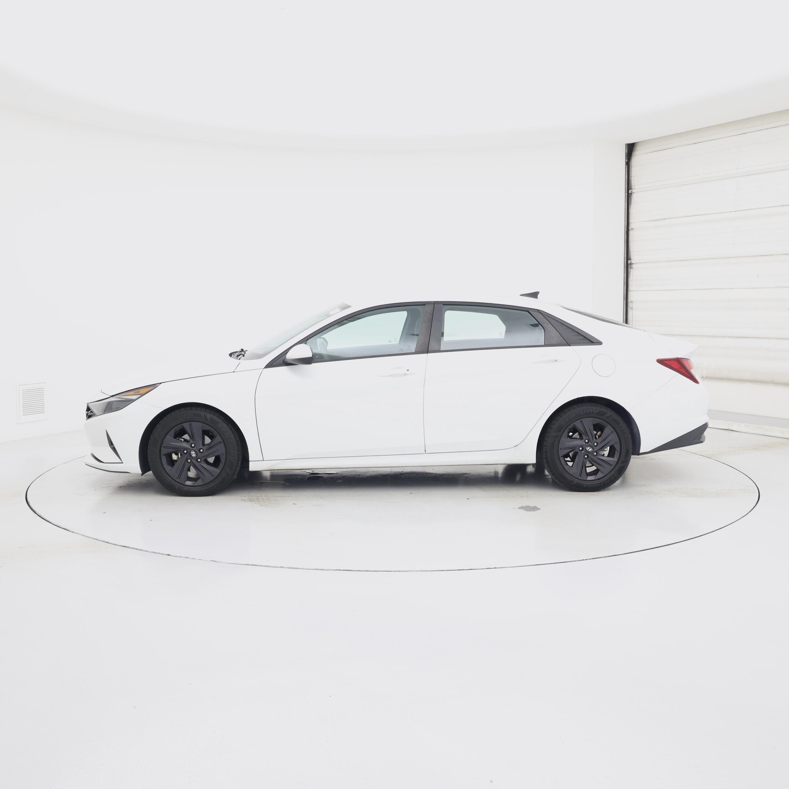 Thumbnail: 2021 Hyundai Elantra - 3