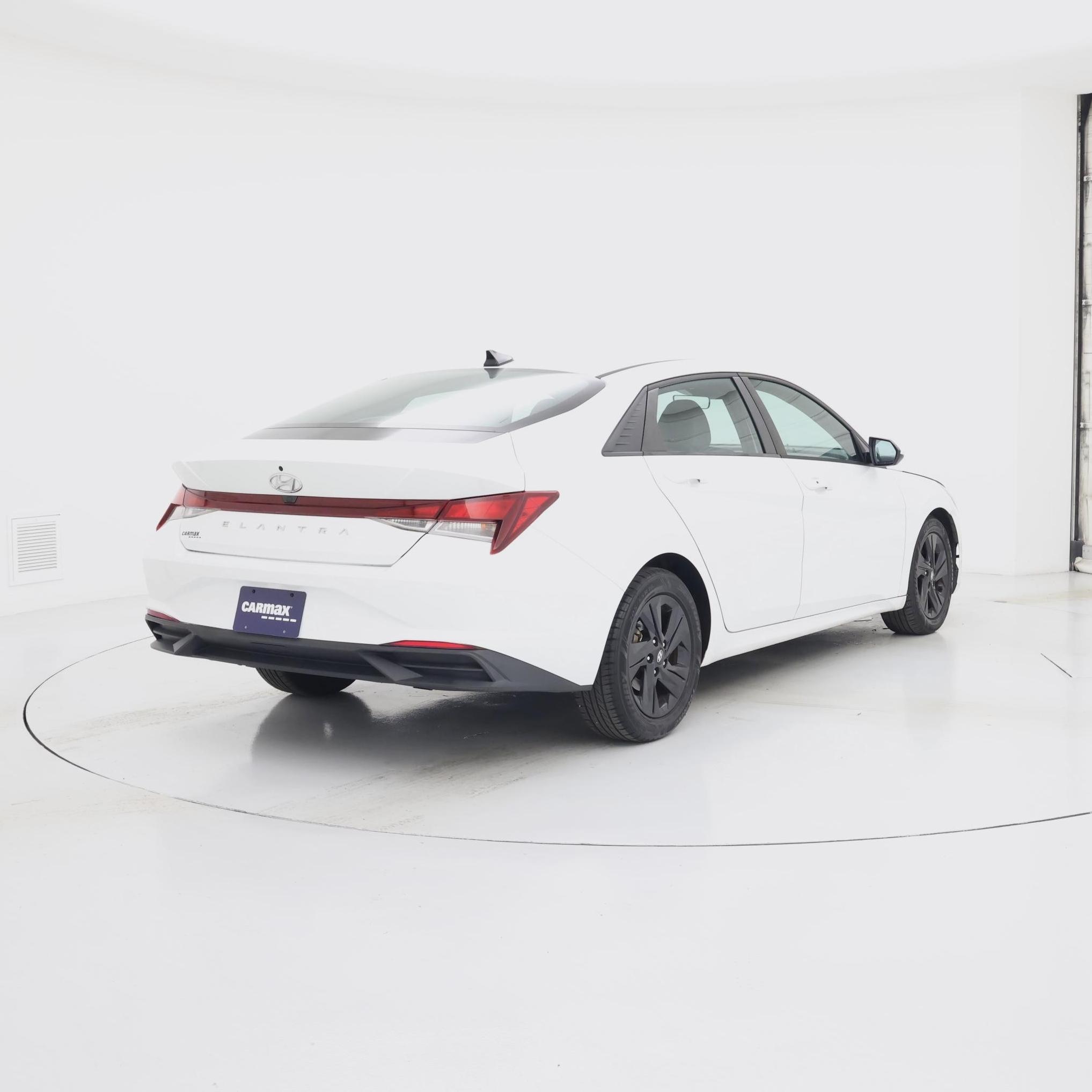 Thumbnail: 2021 Hyundai Elantra - 8