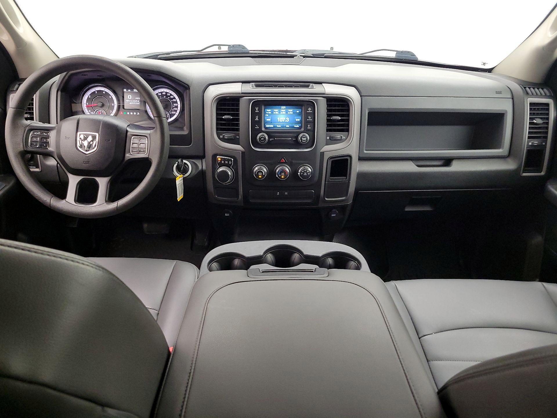 Thumbnail: 2020 RAM 1500 Classic - 9