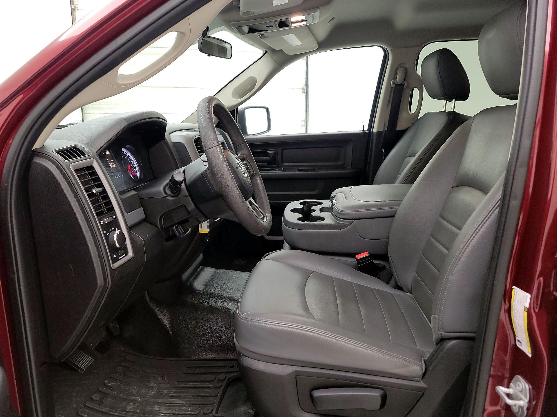 Thumbnail: 2020 RAM 1500 Classic - 11