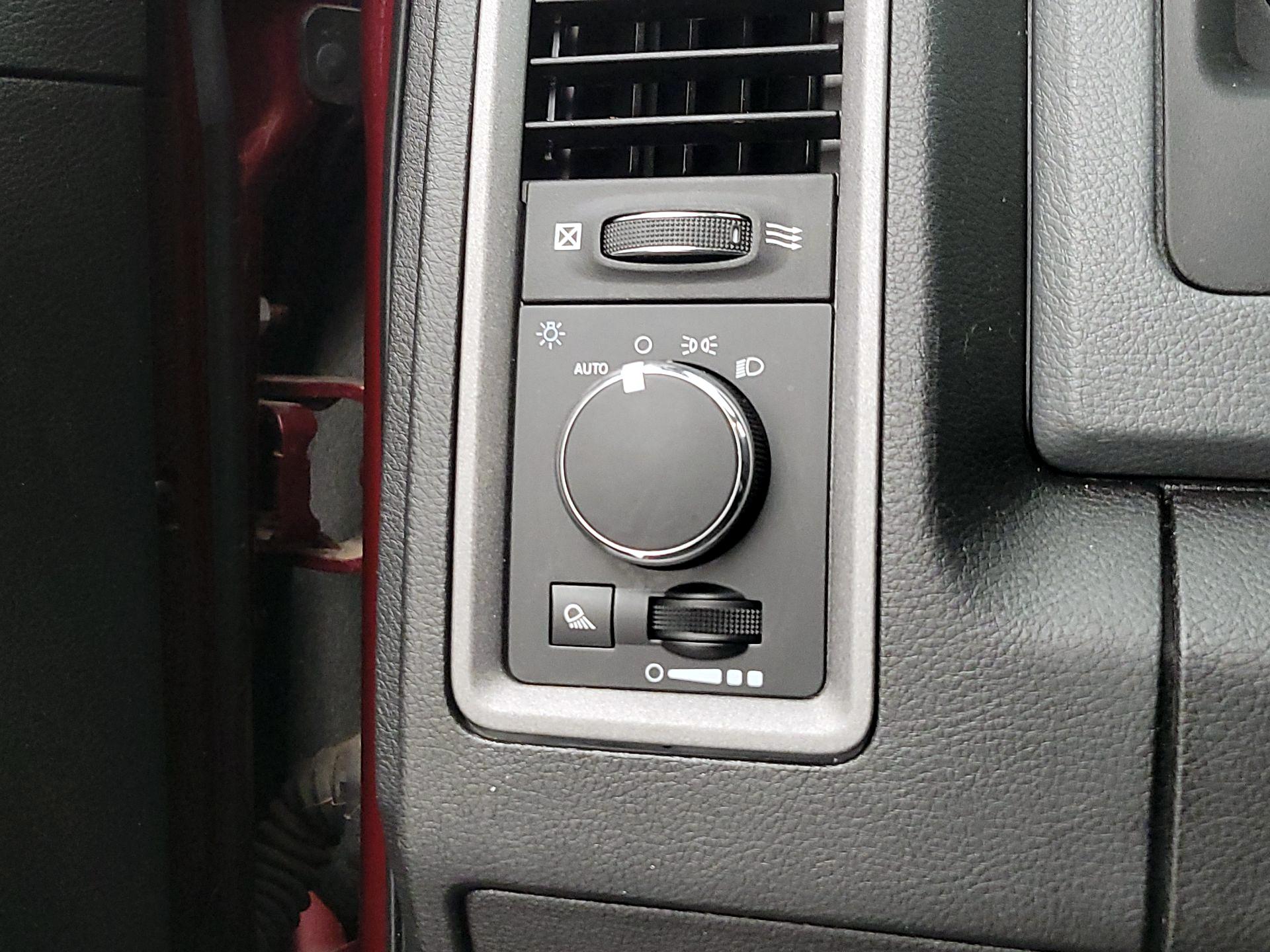 Thumbnail: 2020 RAM 1500 Classic - 13