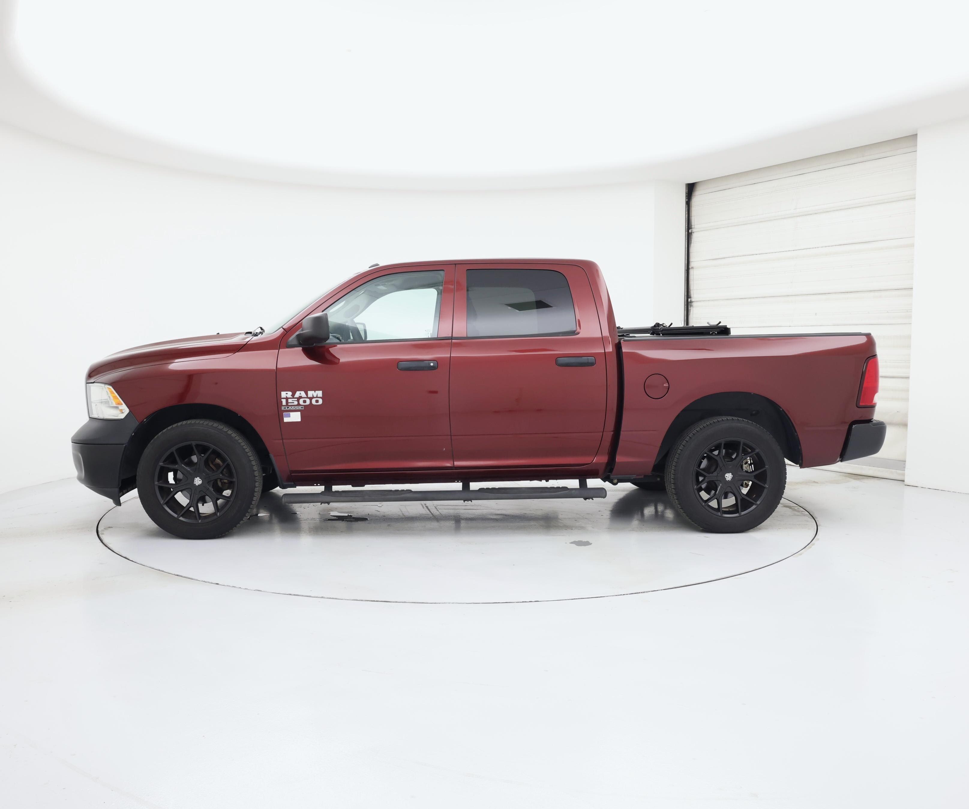 Thumbnail: 2020 RAM 1500 Classic - 3