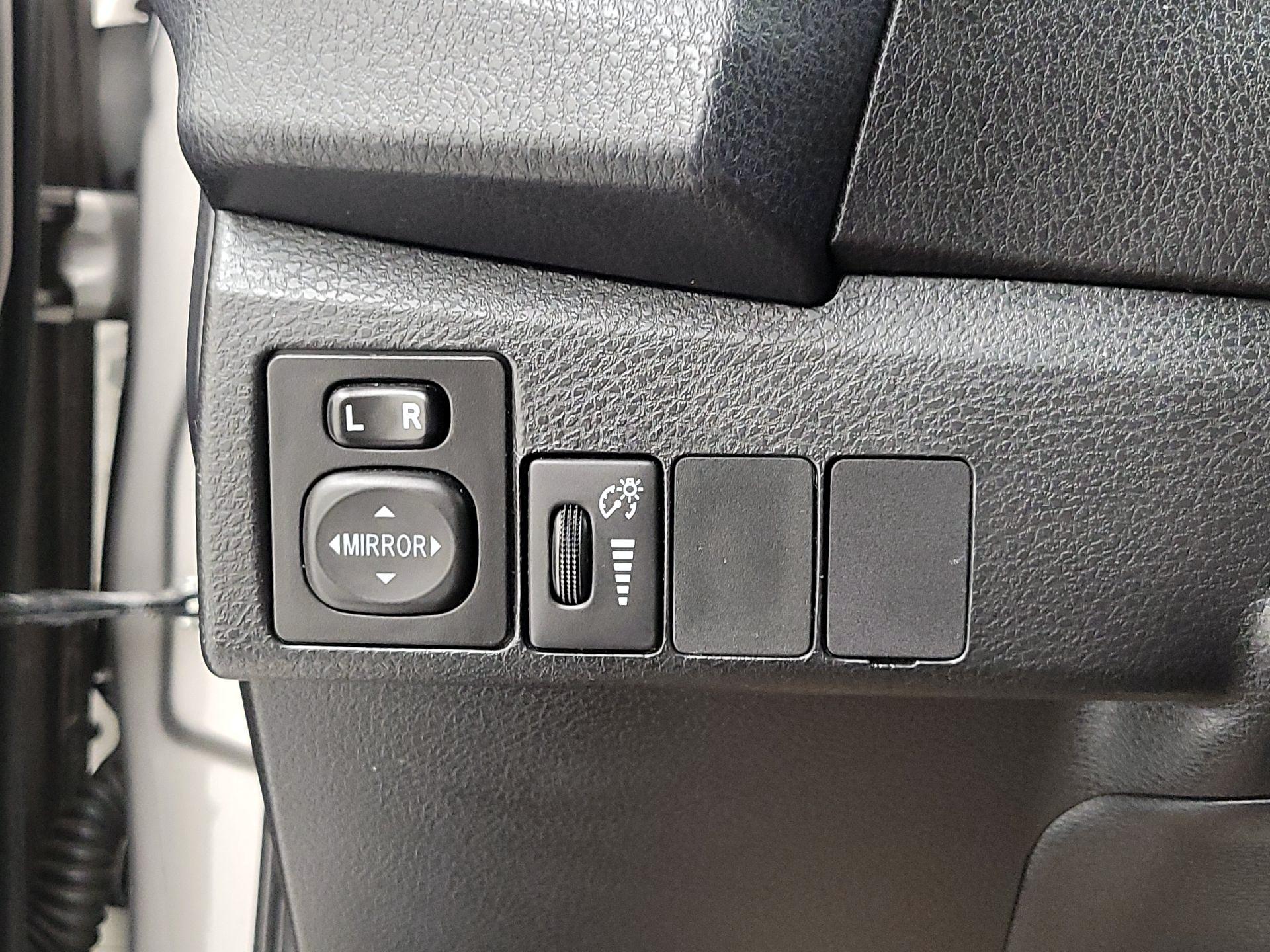 Thumbnail: 2014 Toyota Corolla - 13