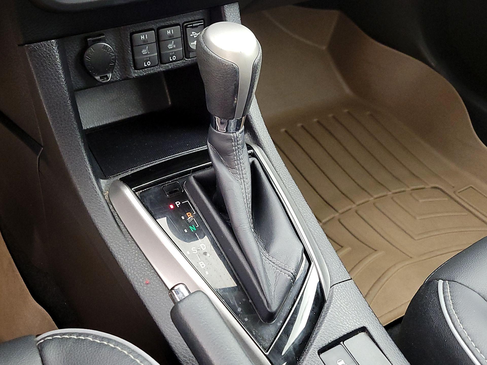 Thumbnail: 2014 Toyota Corolla - 17