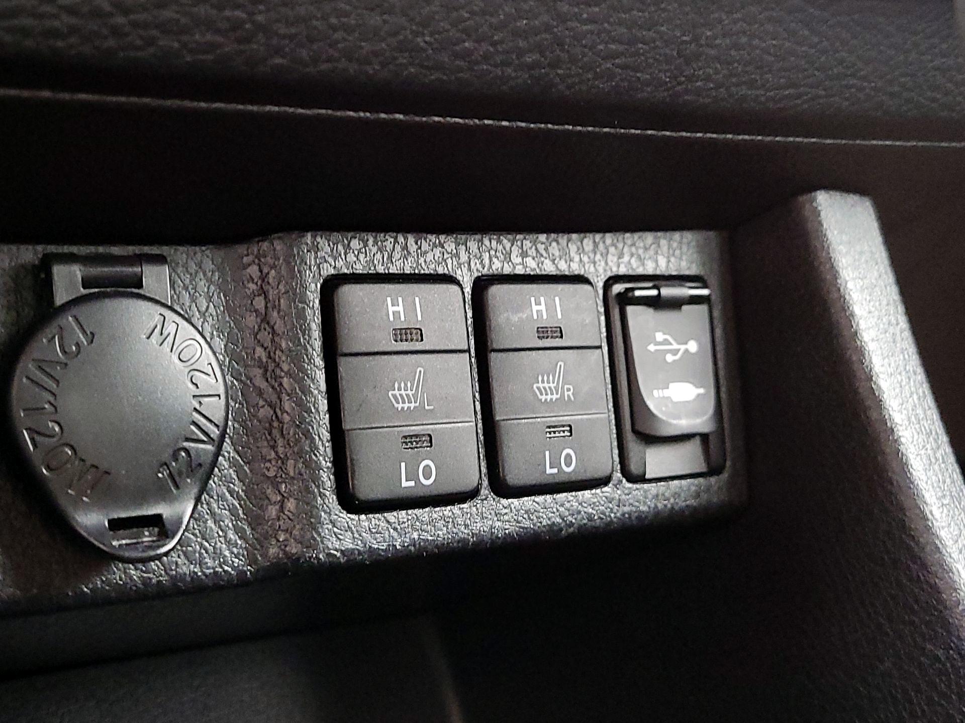 Thumbnail: 2014 Toyota Corolla - 18