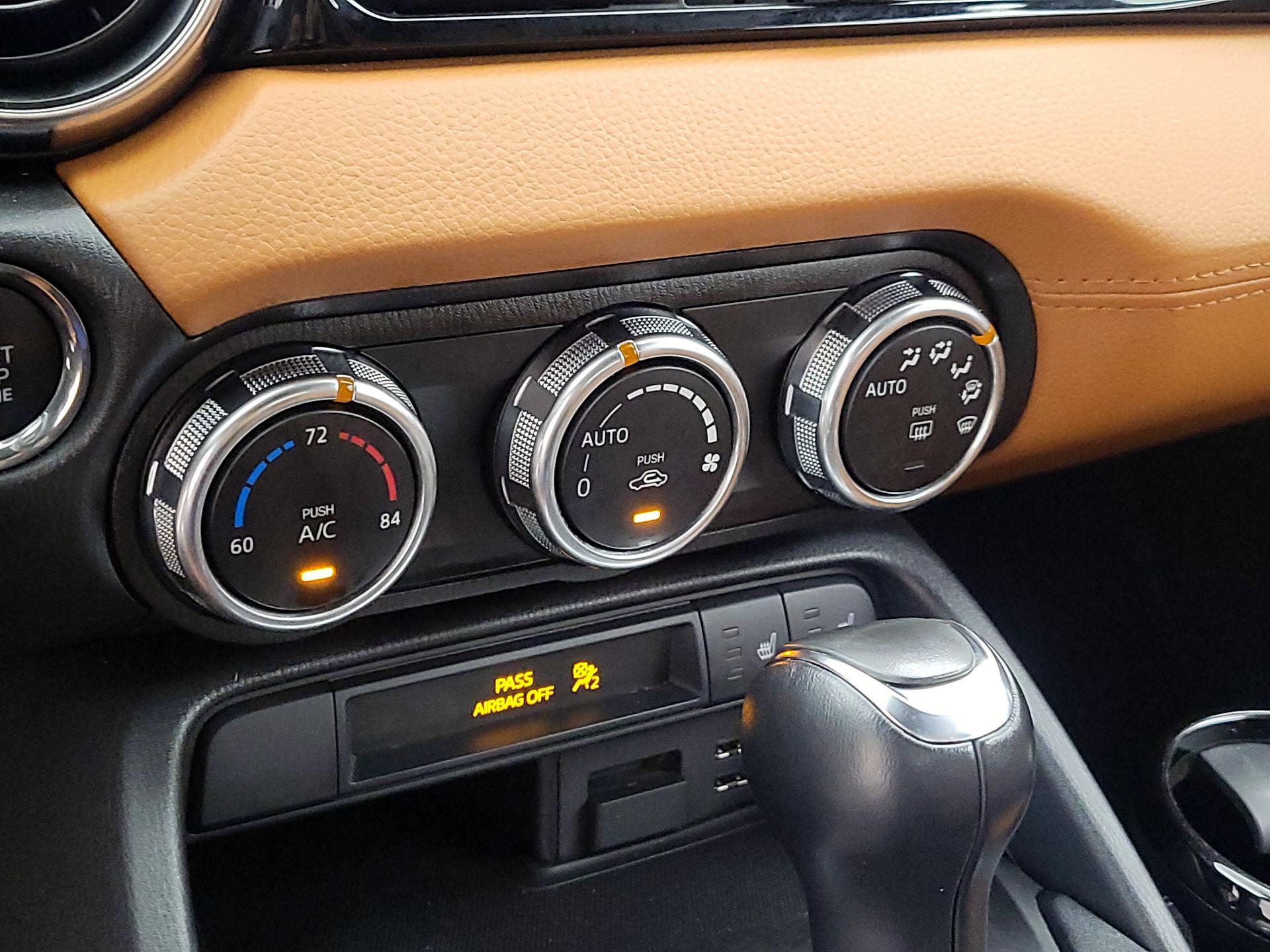 Thumbnail: 2019 Fiat 124 Spider - 16