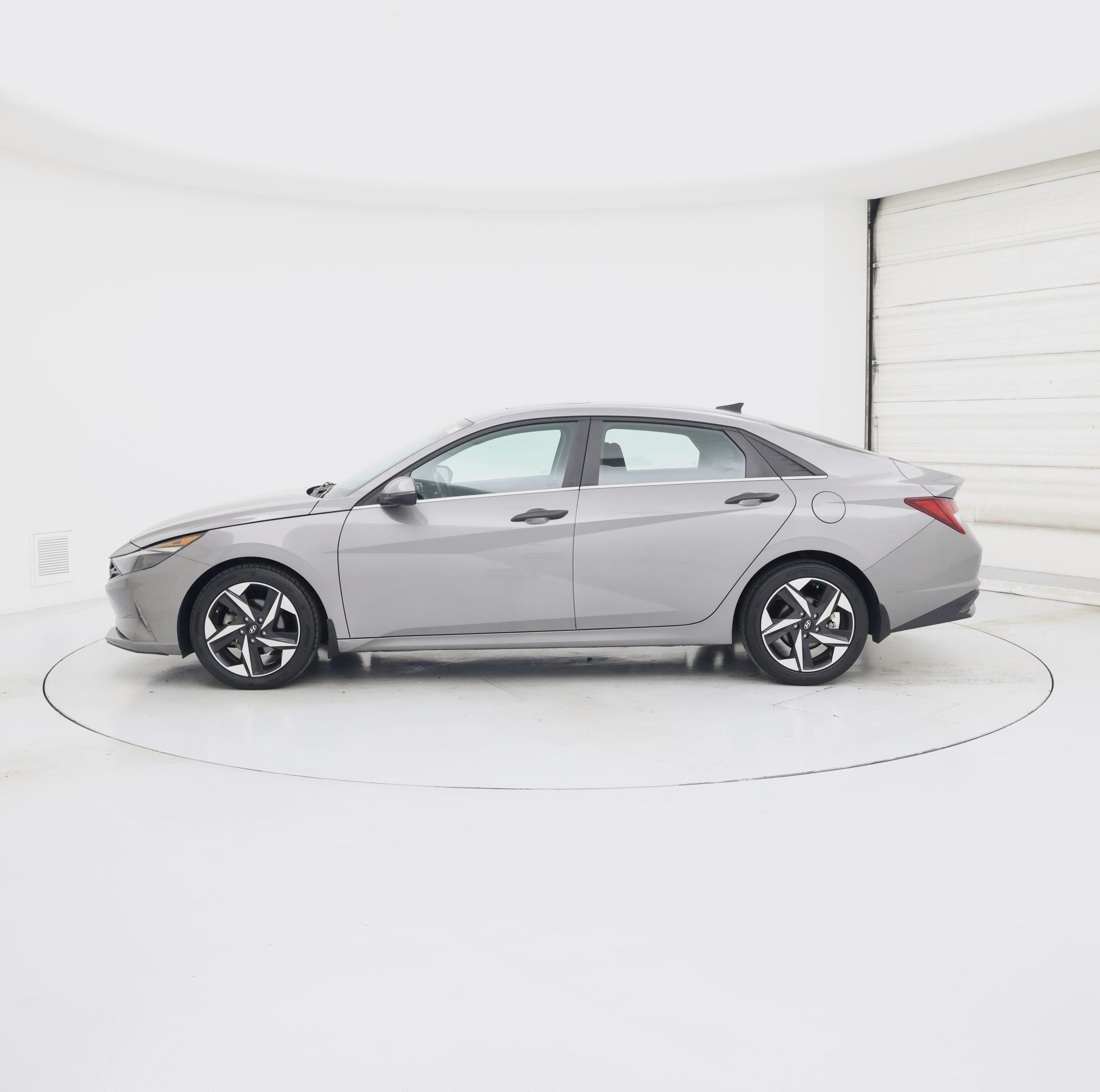 Thumbnail: 2022 Hyundai Elantra - 3