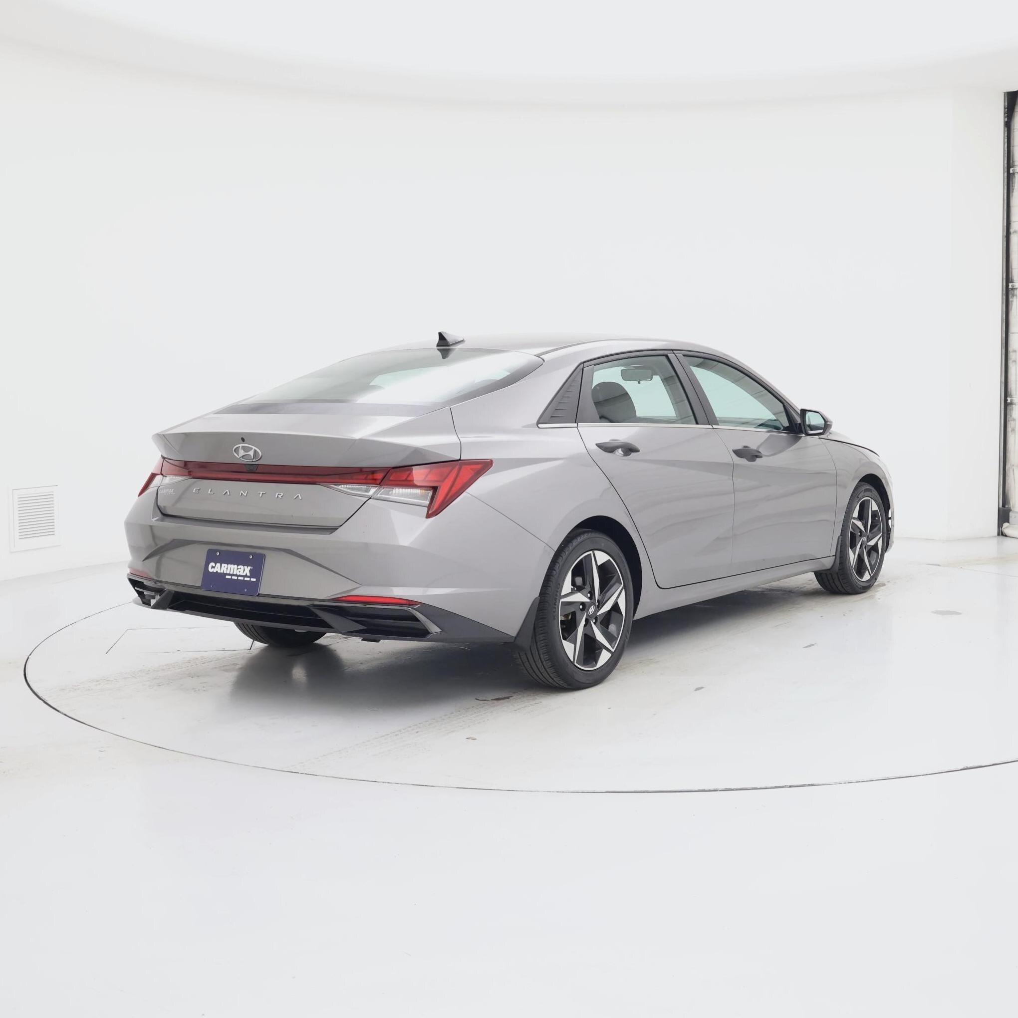 Thumbnail: 2022 Hyundai Elantra - 8