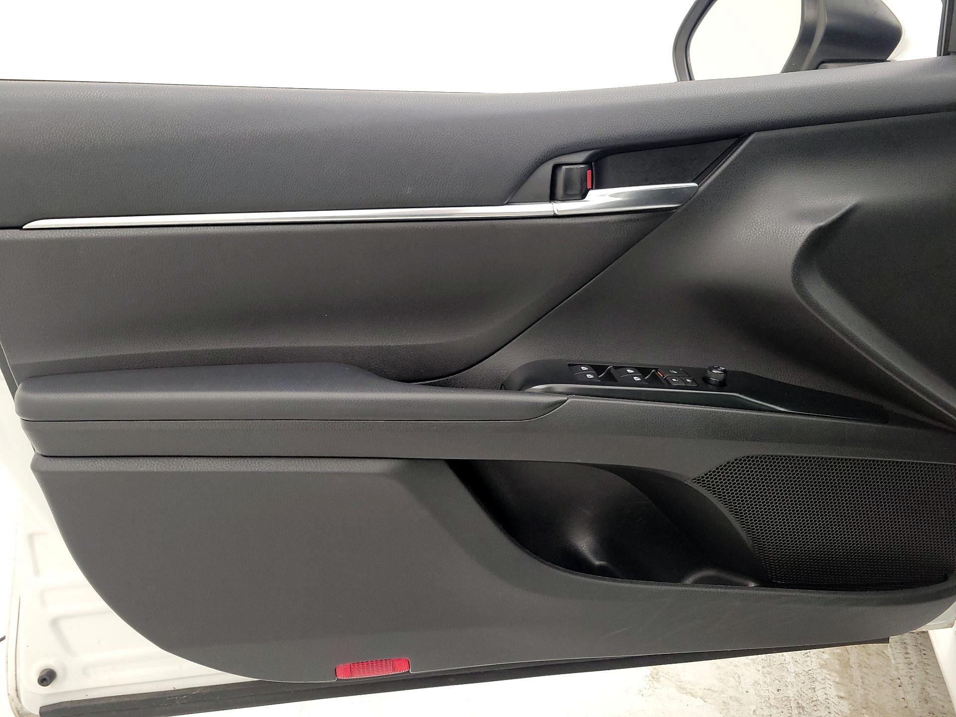 Thumbnail: 2020 Toyota Camry - 12