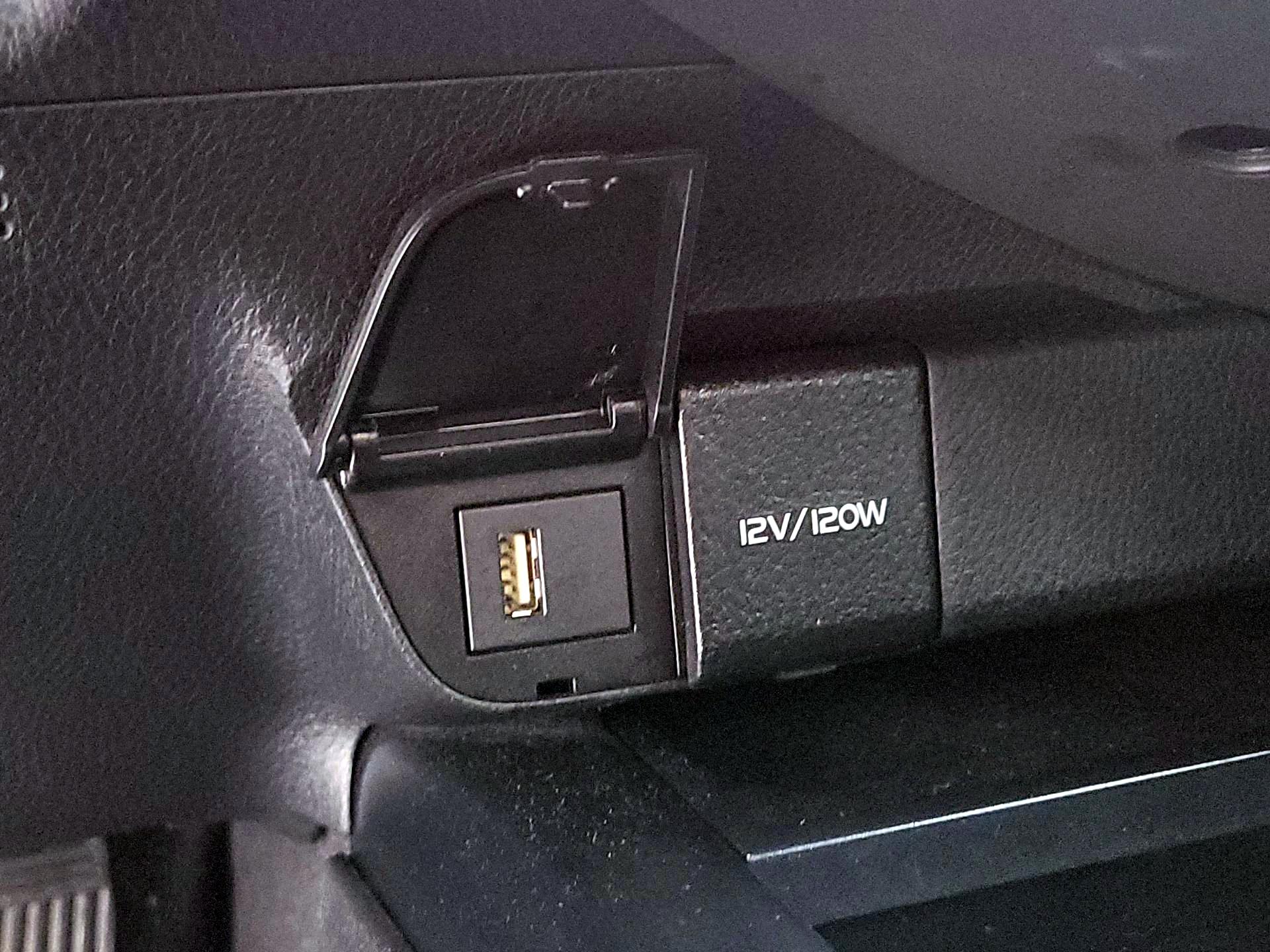 Thumbnail: 2020 Toyota Camry - 18