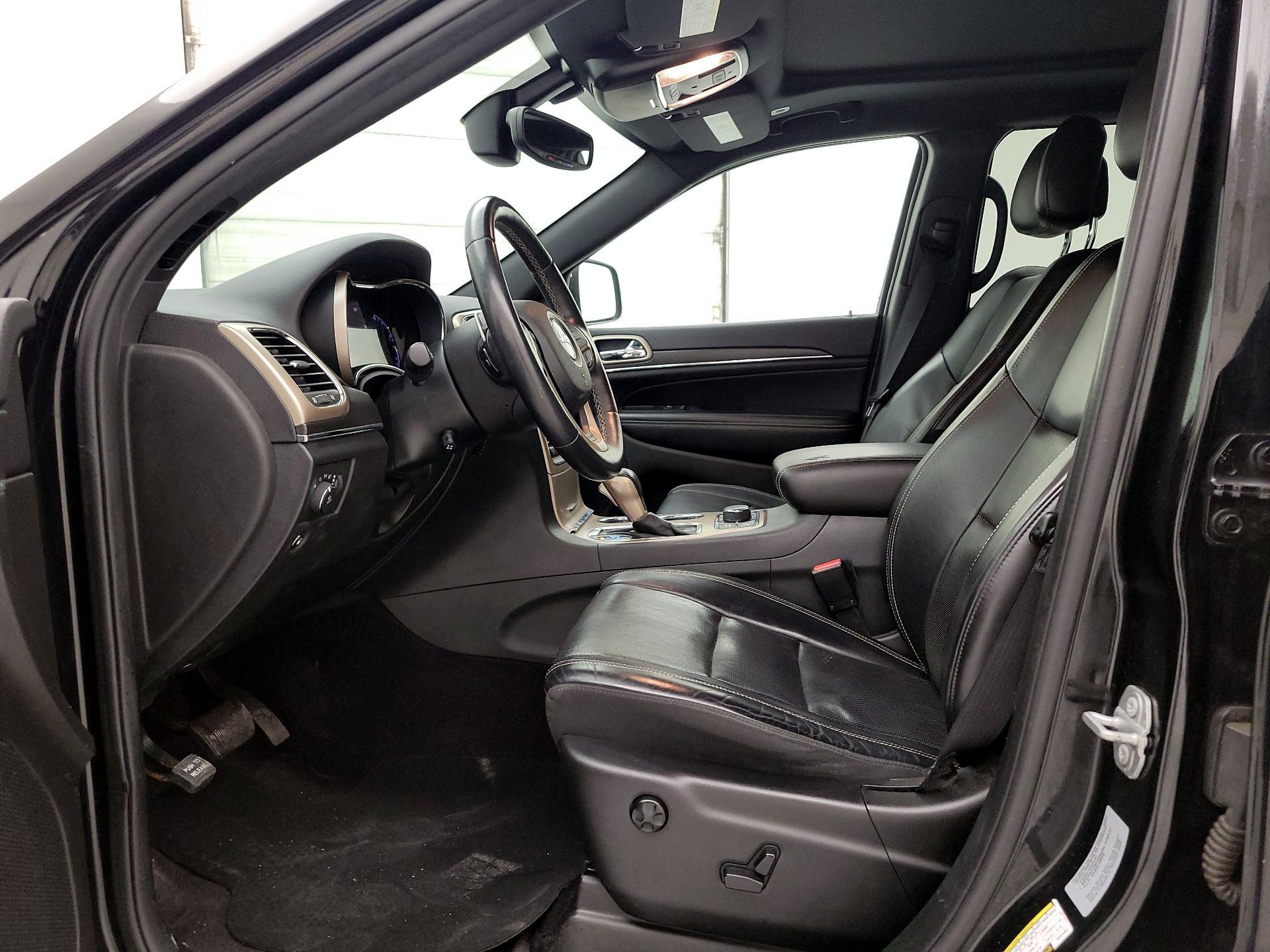 Thumbnail: 2017 Jeep Grand Cherokee - 11