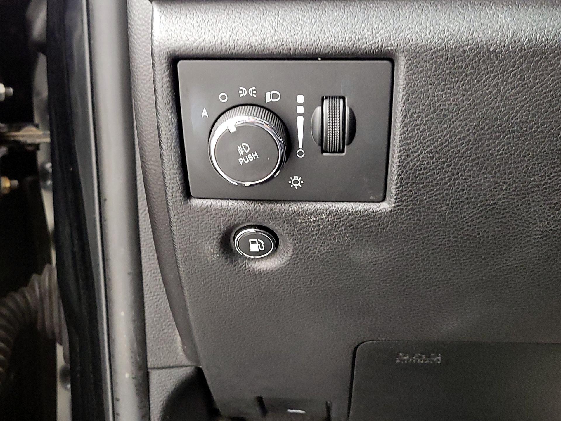 Thumbnail: 2017 Jeep Grand Cherokee - 13