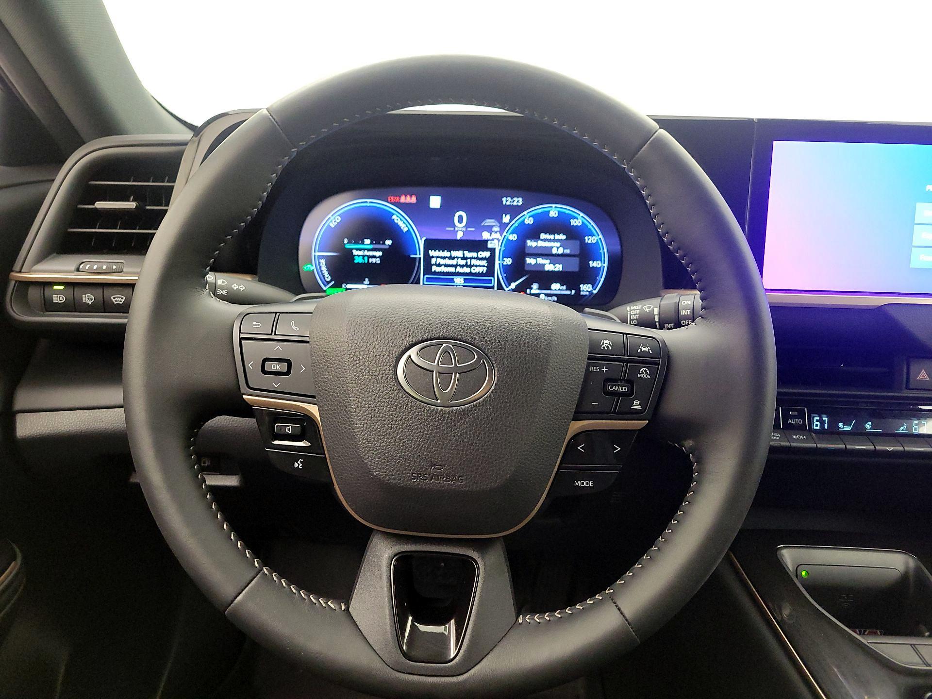 Thumbnail: 2025 Toyota Crown Signia - 10