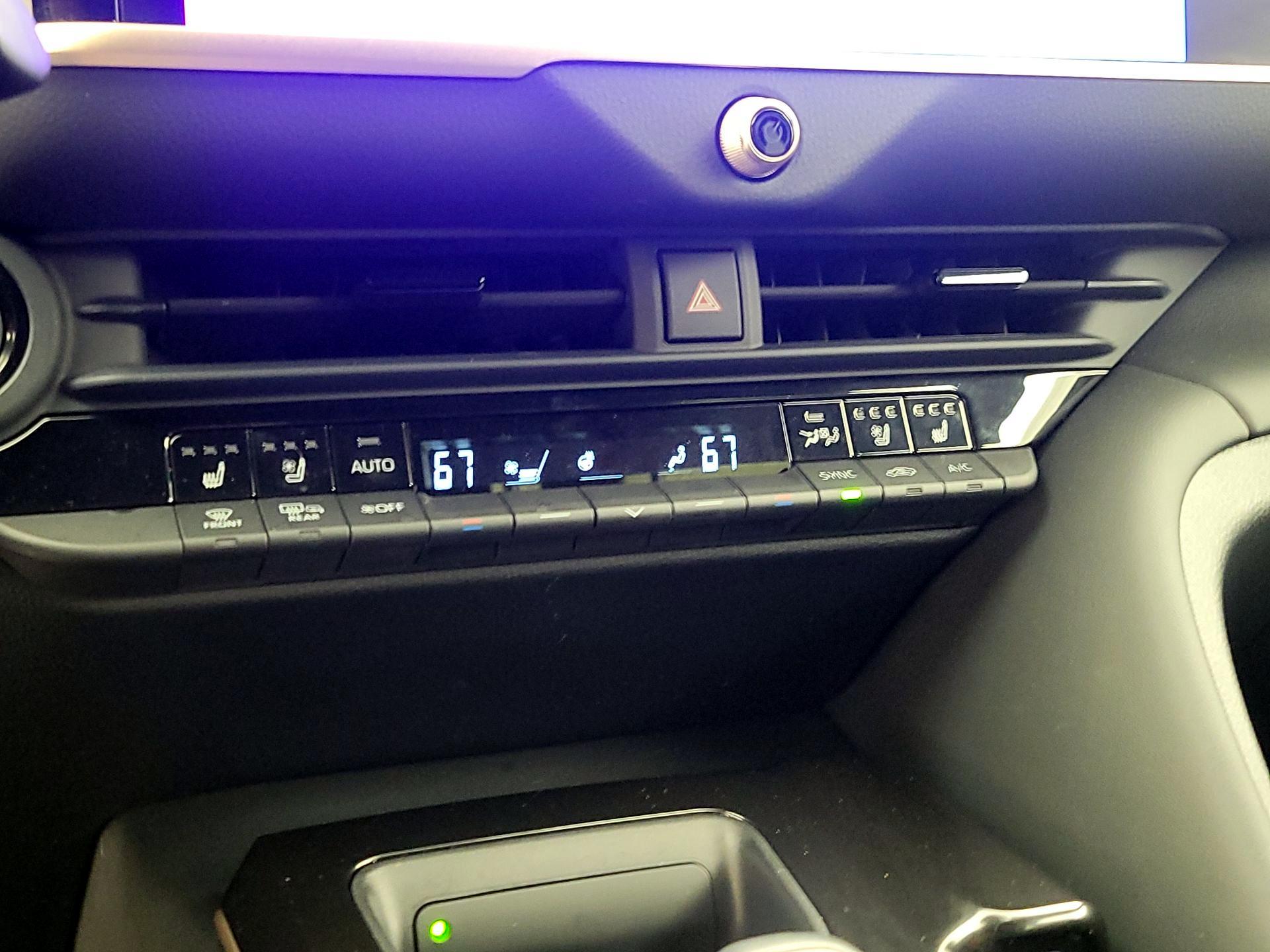 Thumbnail: 2025 Toyota Crown Signia - 16