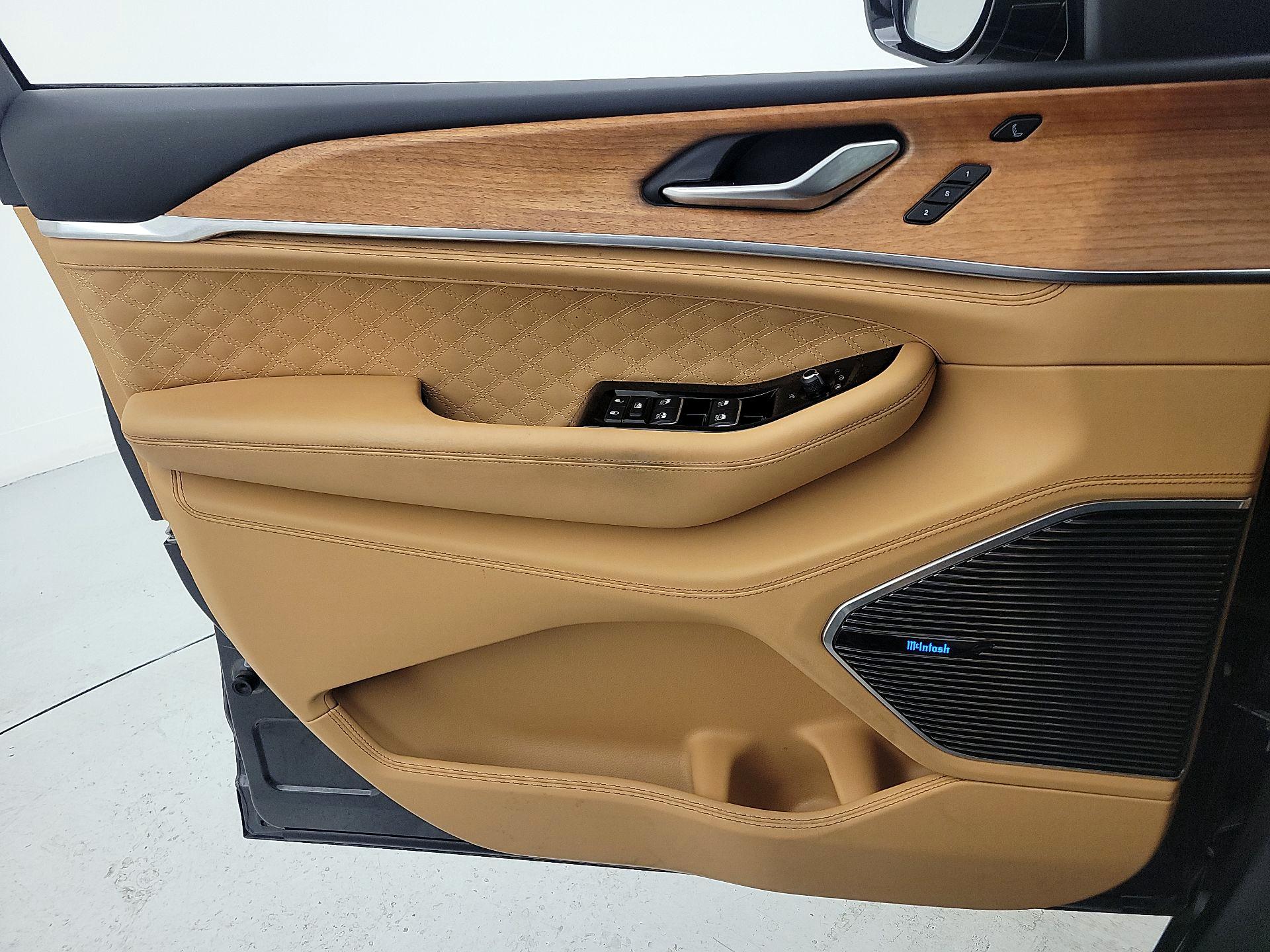 Thumbnail: 2022 Jeep Grand Cherokee - 12