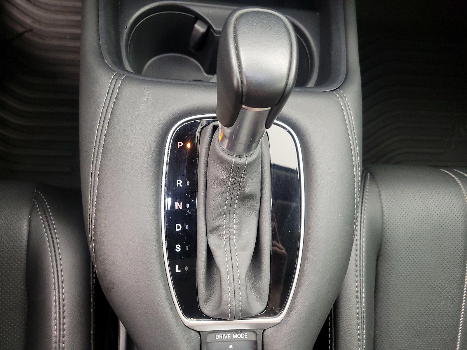 2025 Honda HR-V EX-L - Photo 18