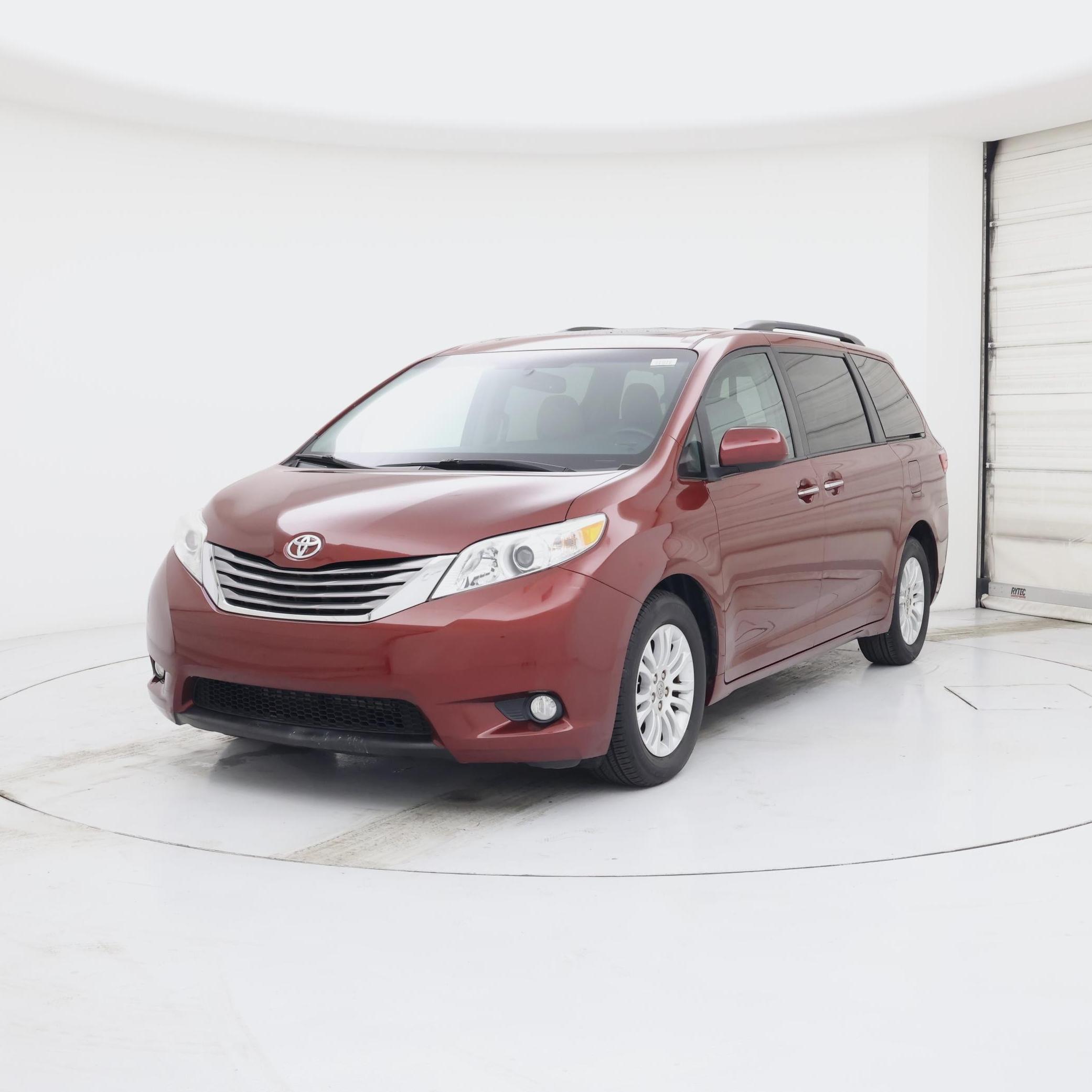 Thumbnail: 2017 Toyota Sienna - 4