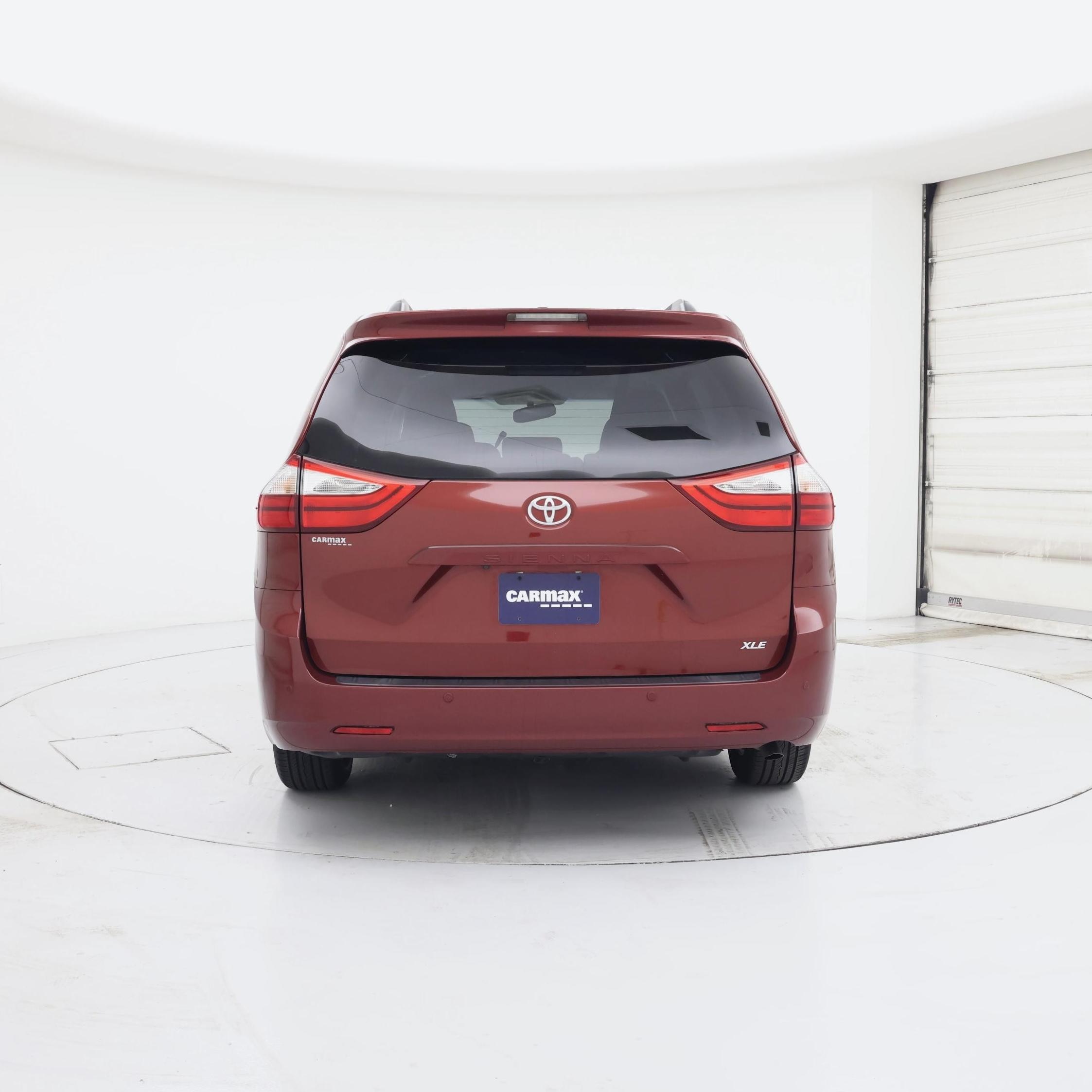 Thumbnail: 2017 Toyota Sienna - 6