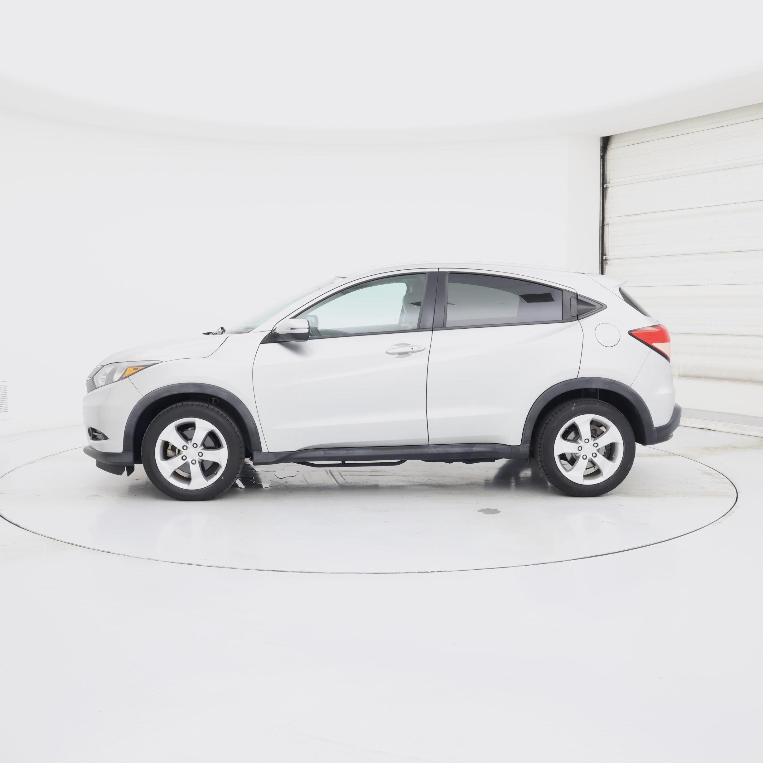 Thumbnail: 2016 Honda HR-V - 3