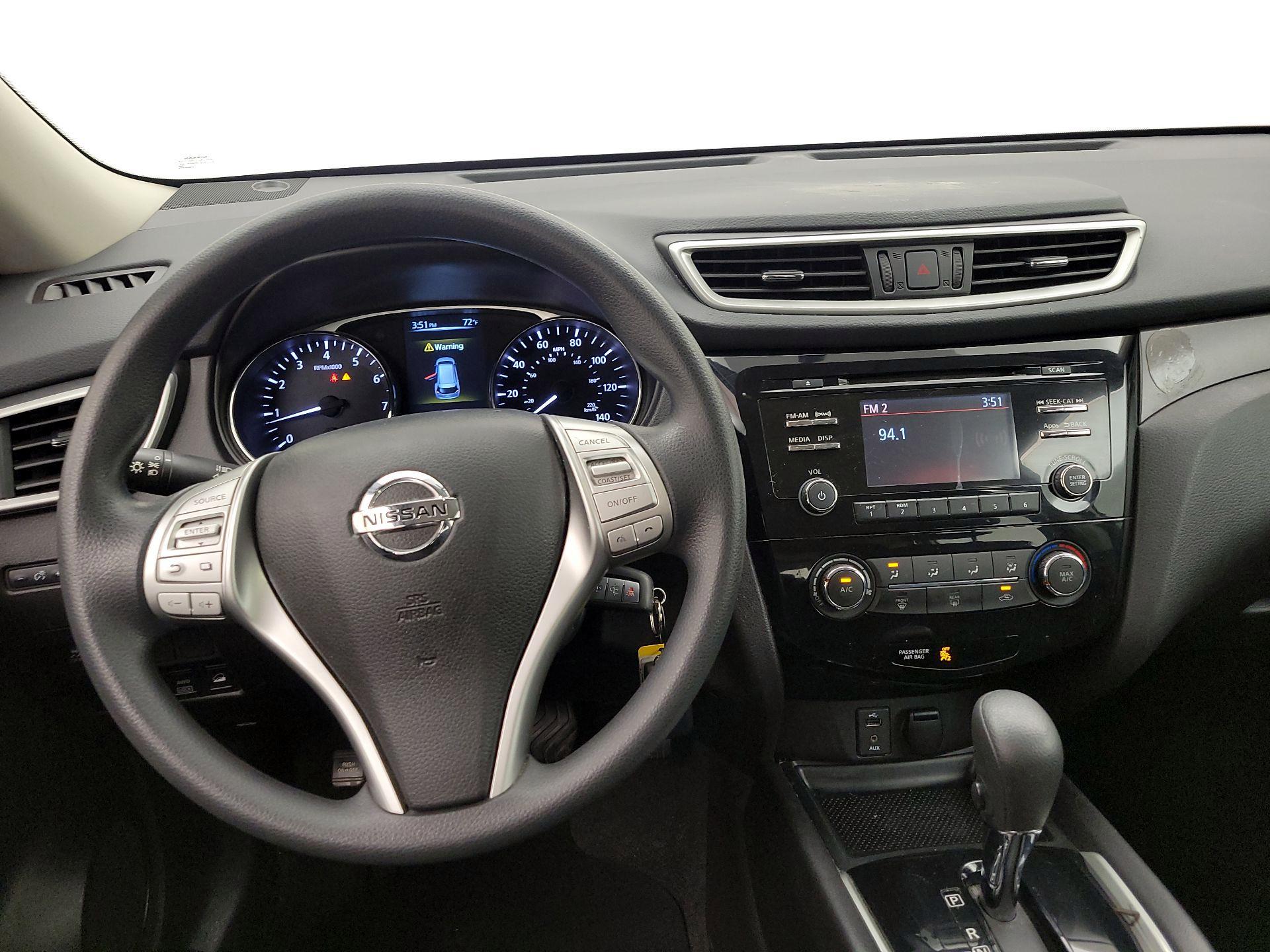 Thumbnail: 2016 Nissan Rogue - 10