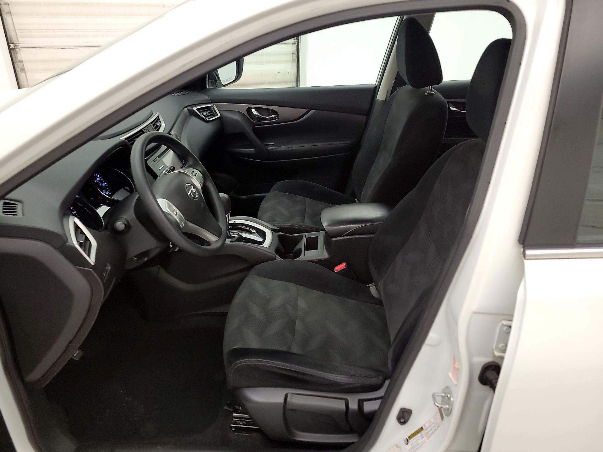 Thumbnail: 2016 Nissan Rogue - 11