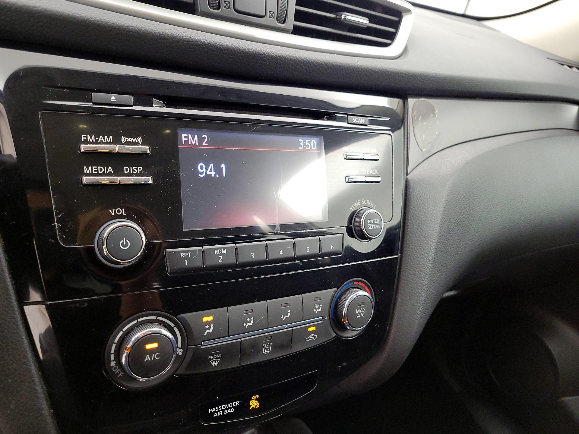 Thumbnail: 2016 Nissan Rogue - 13