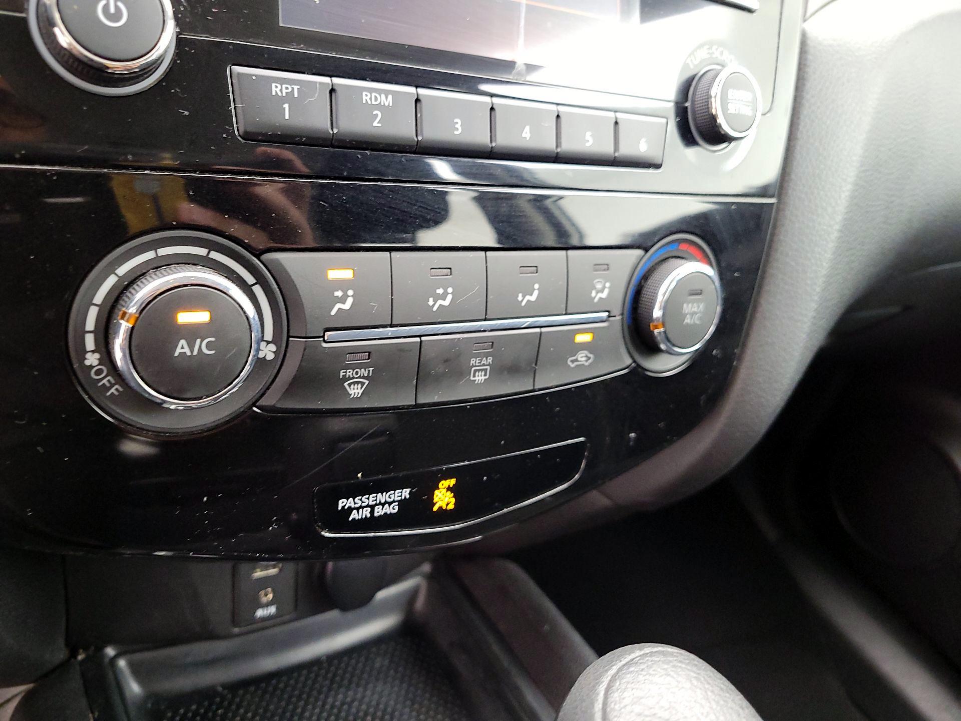 Thumbnail: 2016 Nissan Rogue - 14