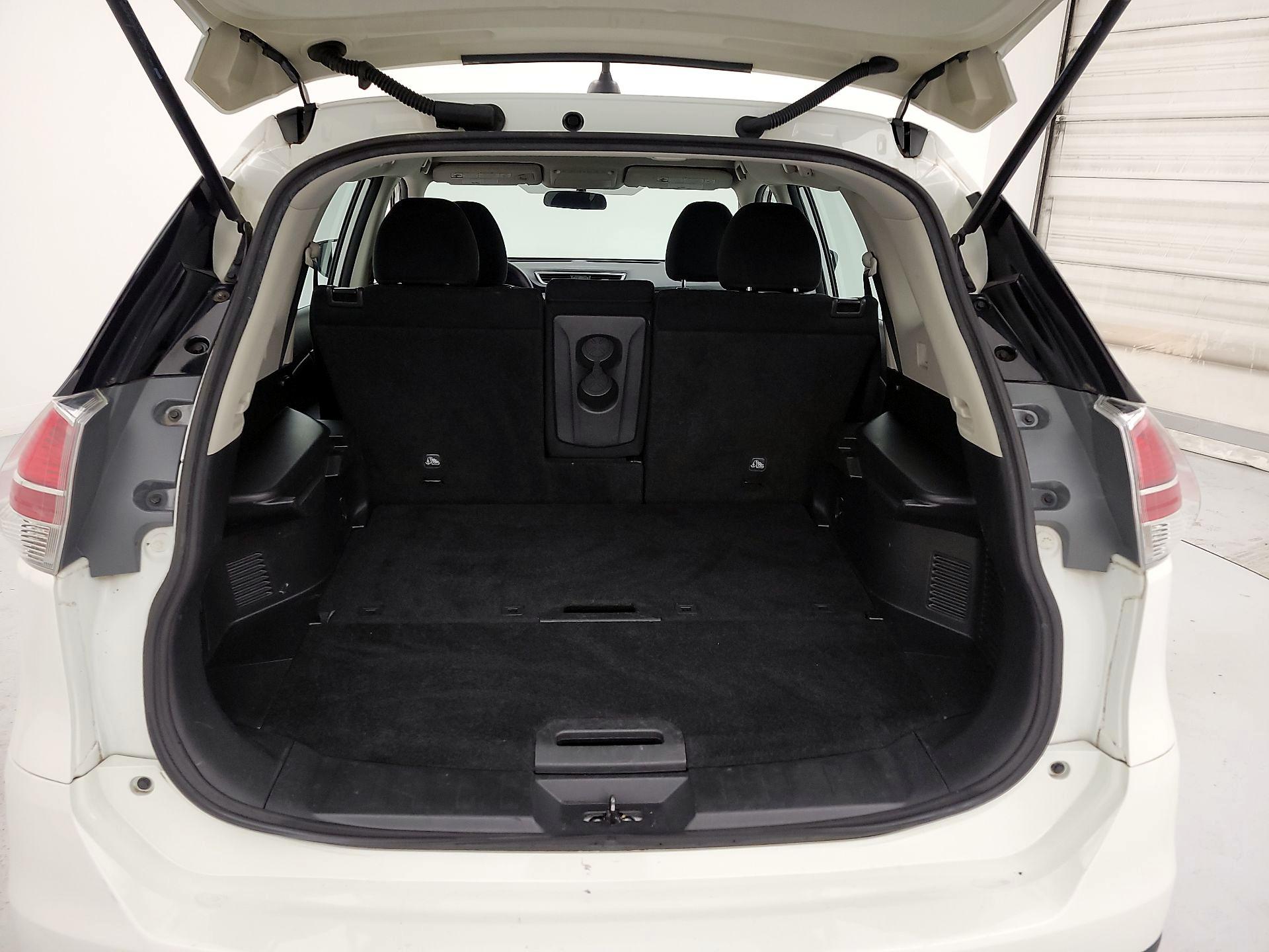 Thumbnail: 2016 Nissan Rogue - 16