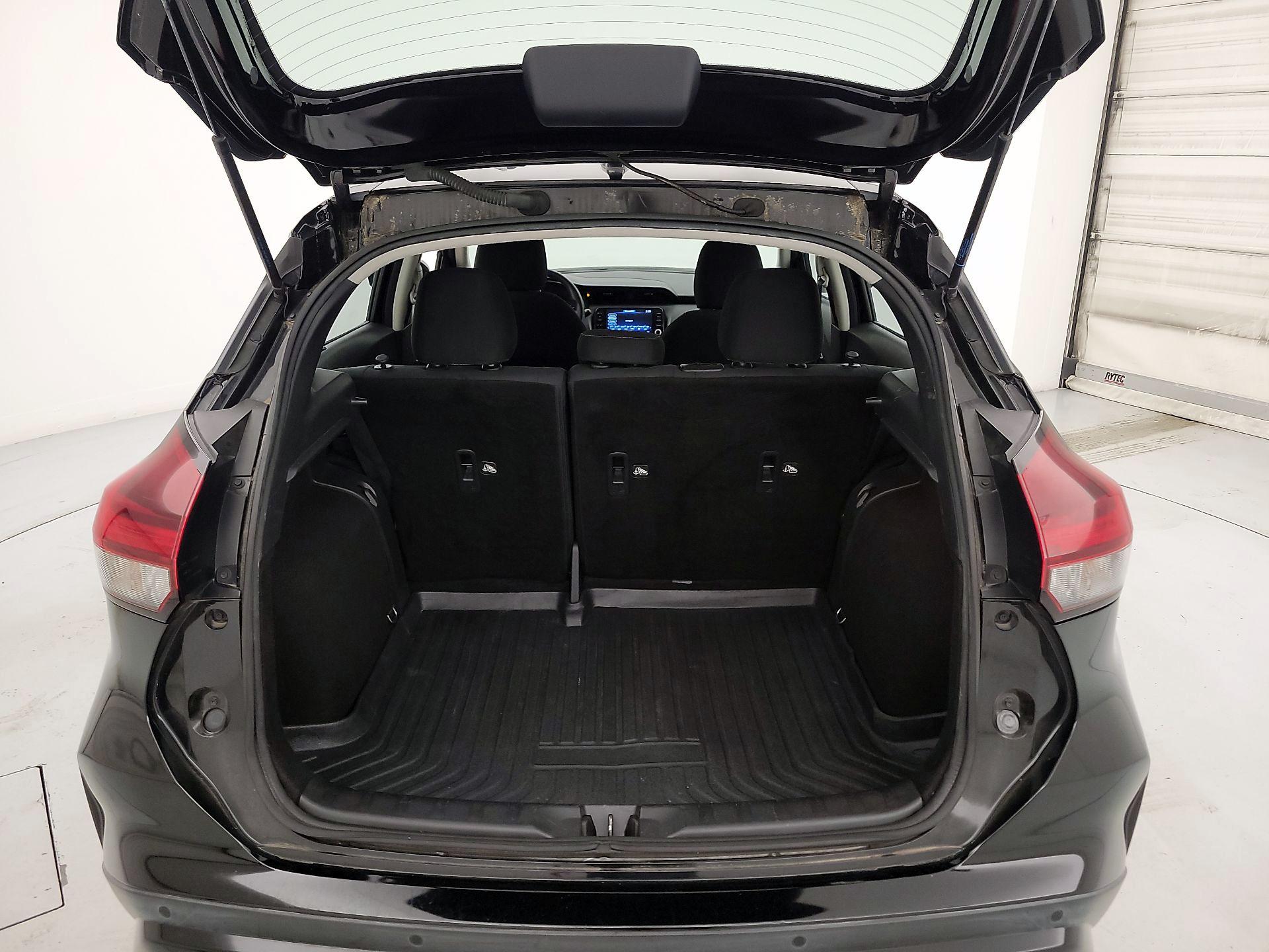 Thumbnail: 2021 Nissan Kicks - 16