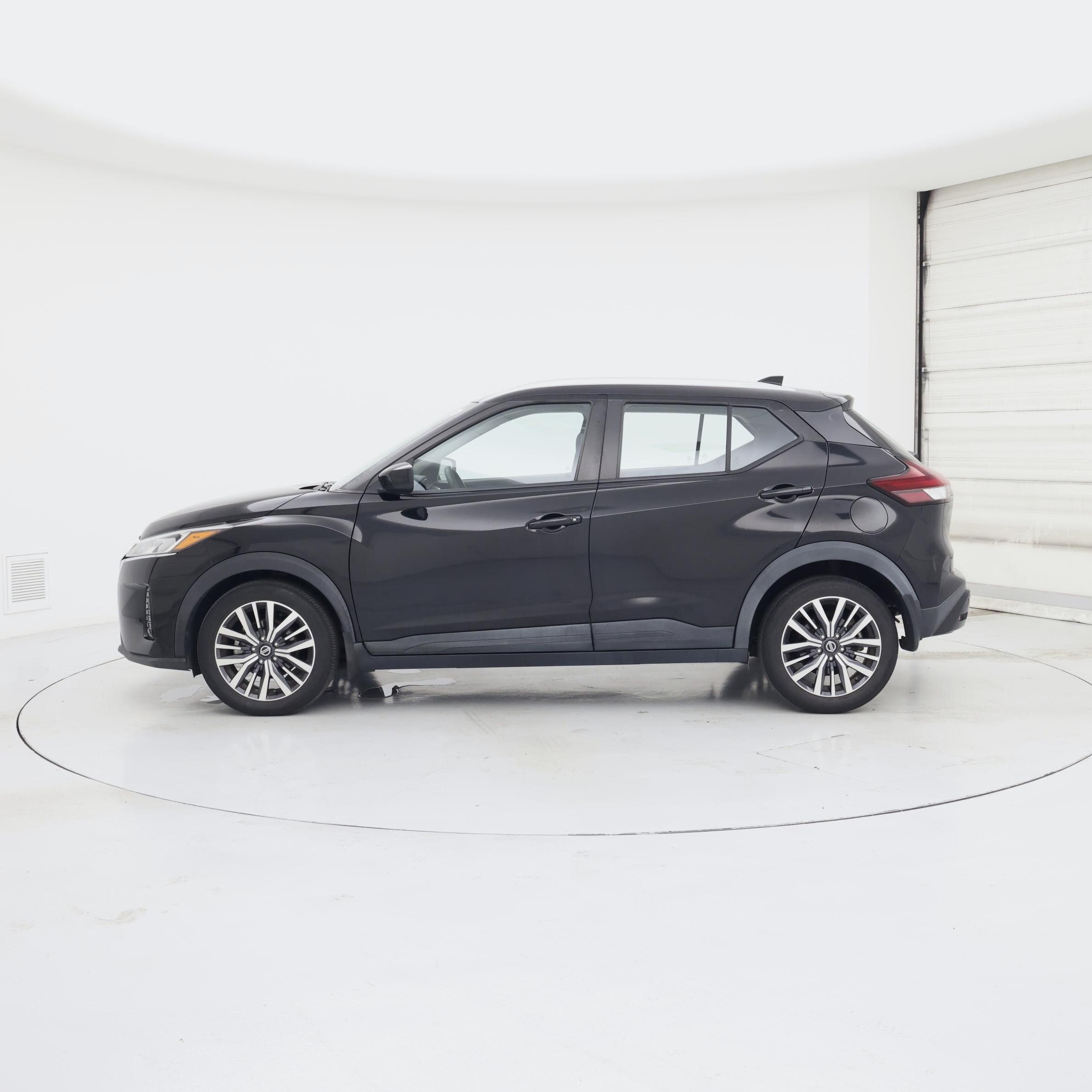 Thumbnail: 2021 Nissan Kicks - 3