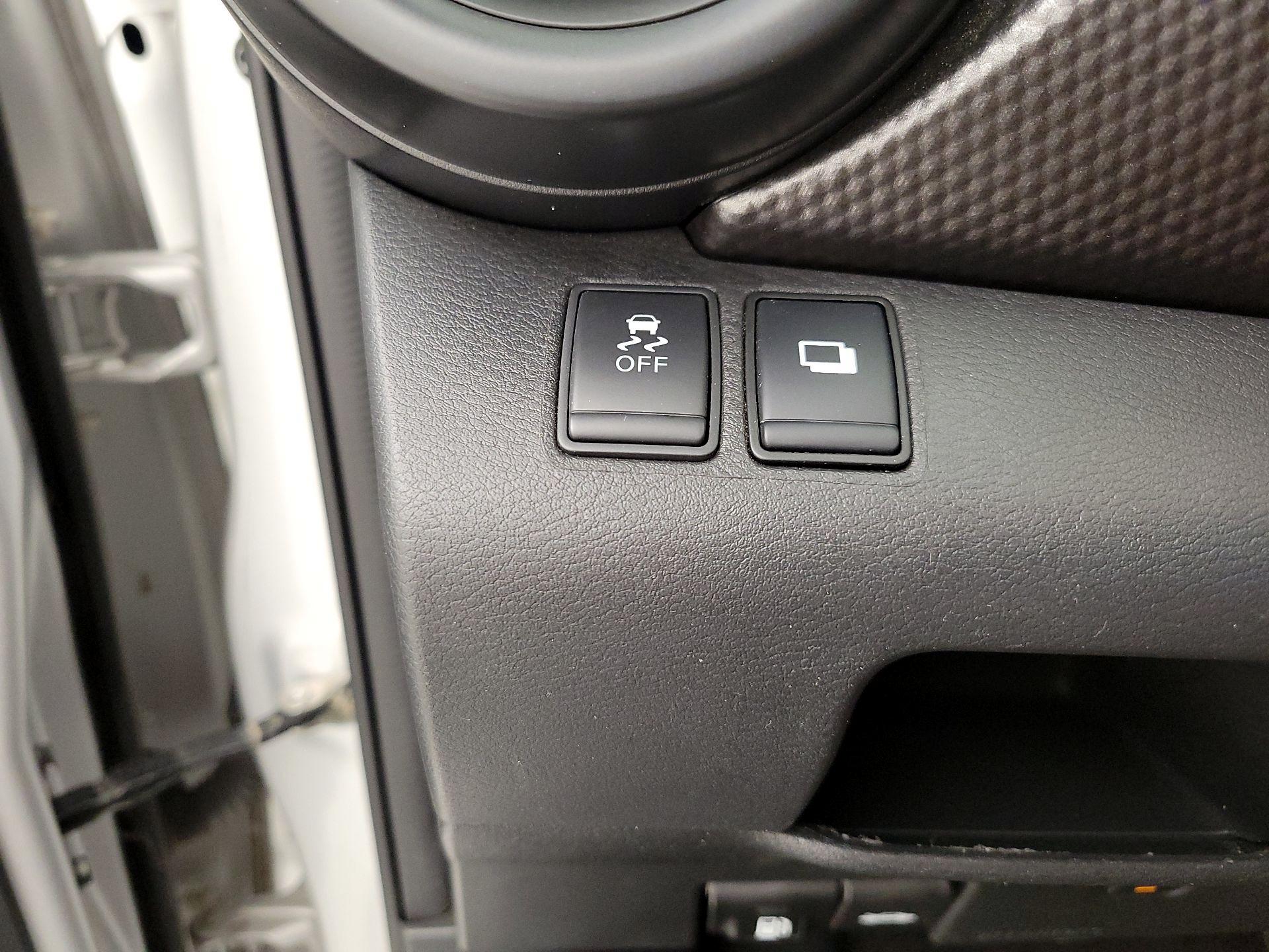 Thumbnail: 2019 Nissan Kicks - 13