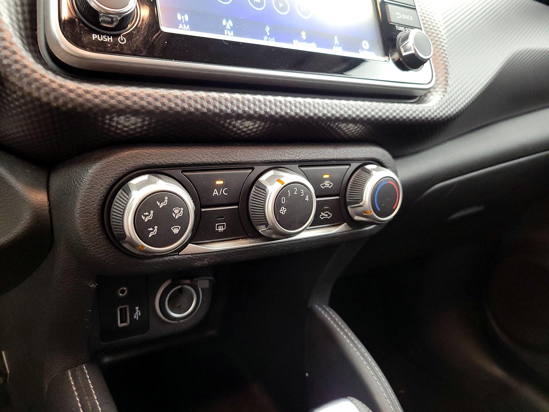 Thumbnail: 2019 Nissan Kicks - 16