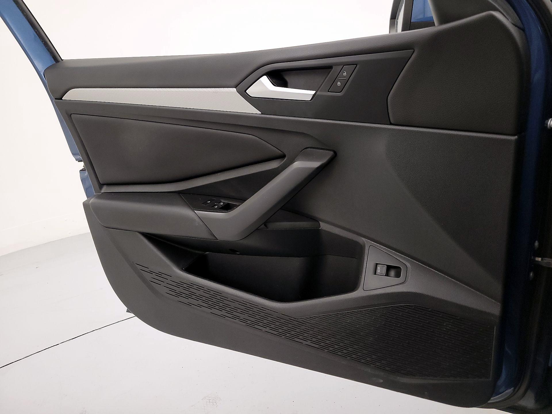 Thumbnail: 2019 Volkswagen Jetta - 12