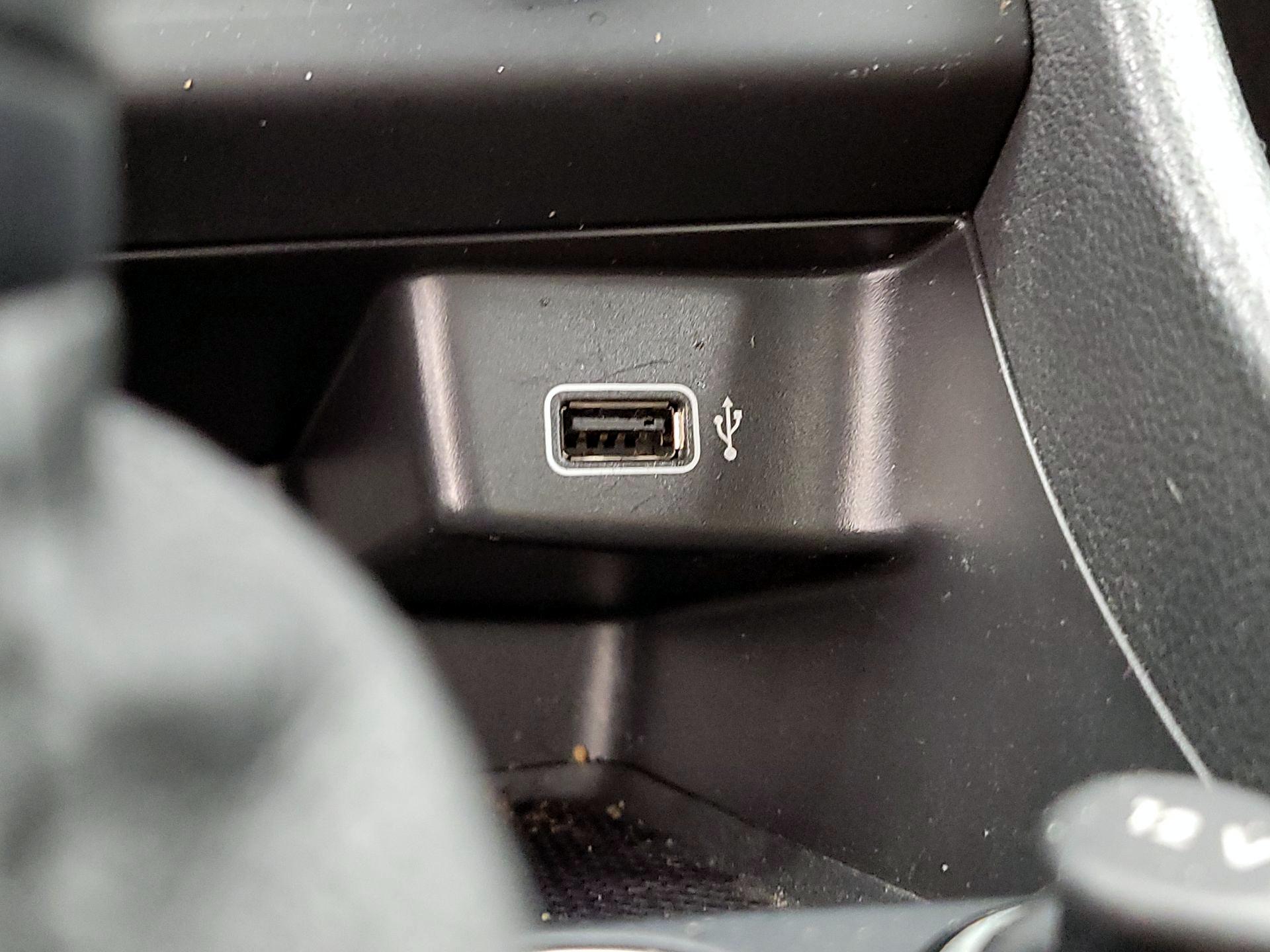 Thumbnail: 2019 Volkswagen Jetta - 18